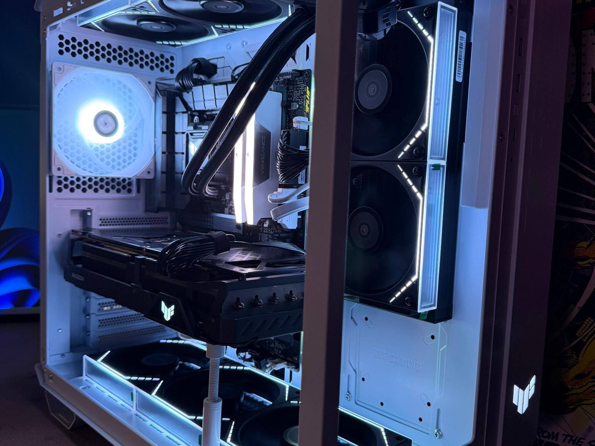 "ARCTIC TUF" 1440P BEAST | RX 6700XT 12GB - Intel i5 13400F | 32GB DDR5 | 2TB Storage | WIFI