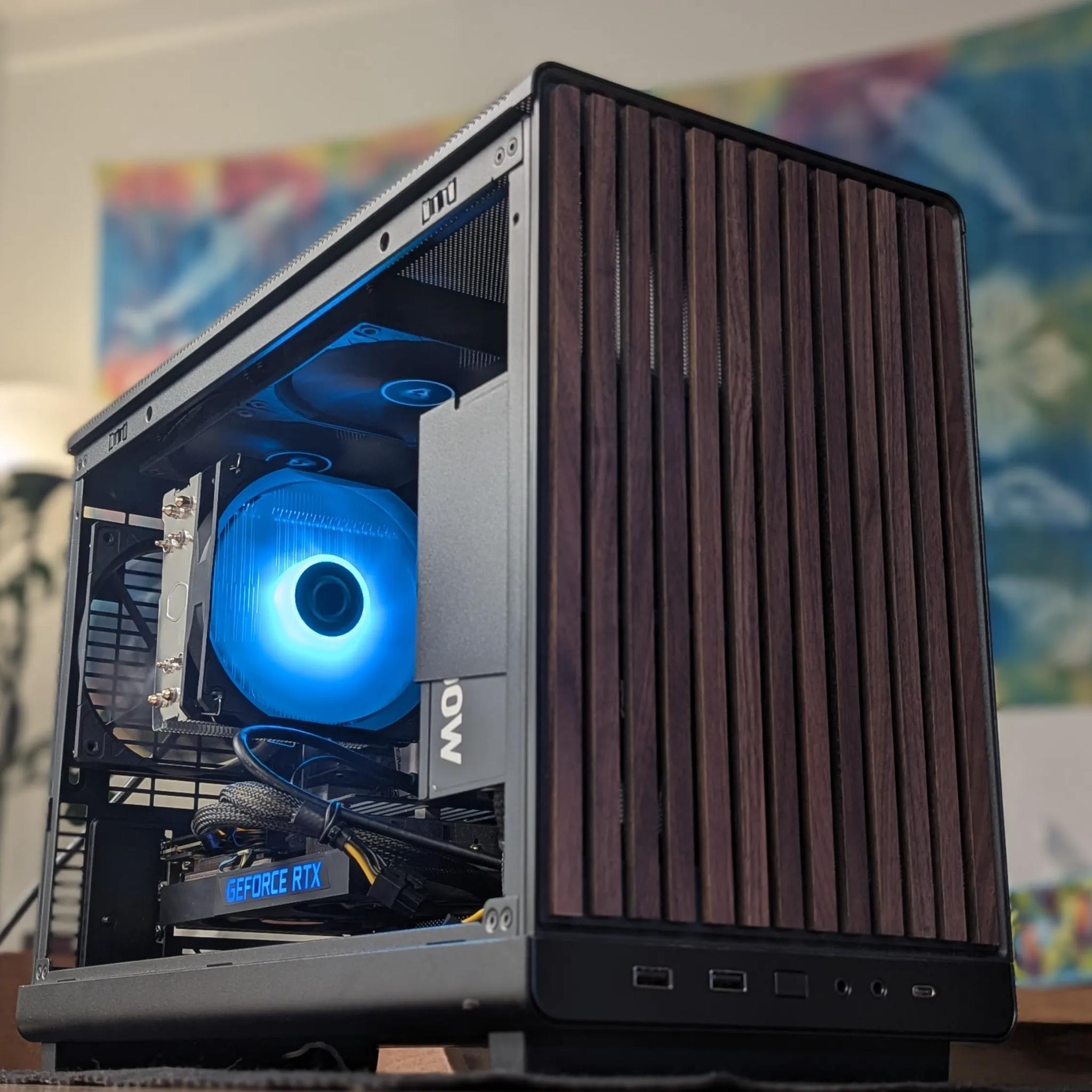 TimberTech – 3060 Ti / i5-10600KF – 16GB RAM, 1TB NVMe – Stylish Wood-Panel MicroATX