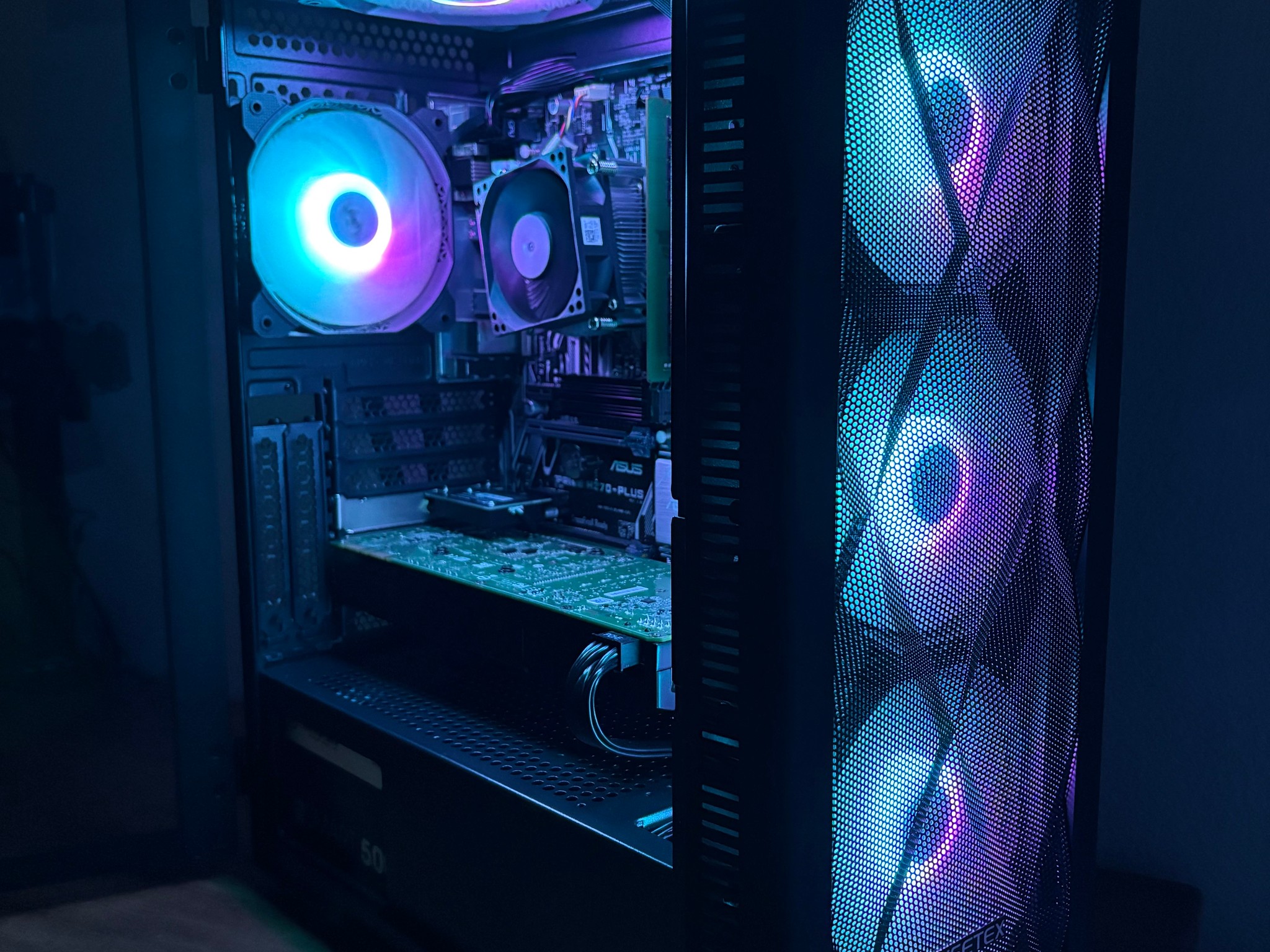 Custom PC - Intel i7-7700 | GTX 1070 | 32GB DDR4 | 256GB NVMe + 500GB SATA SSD | WIFI + BT | Win11