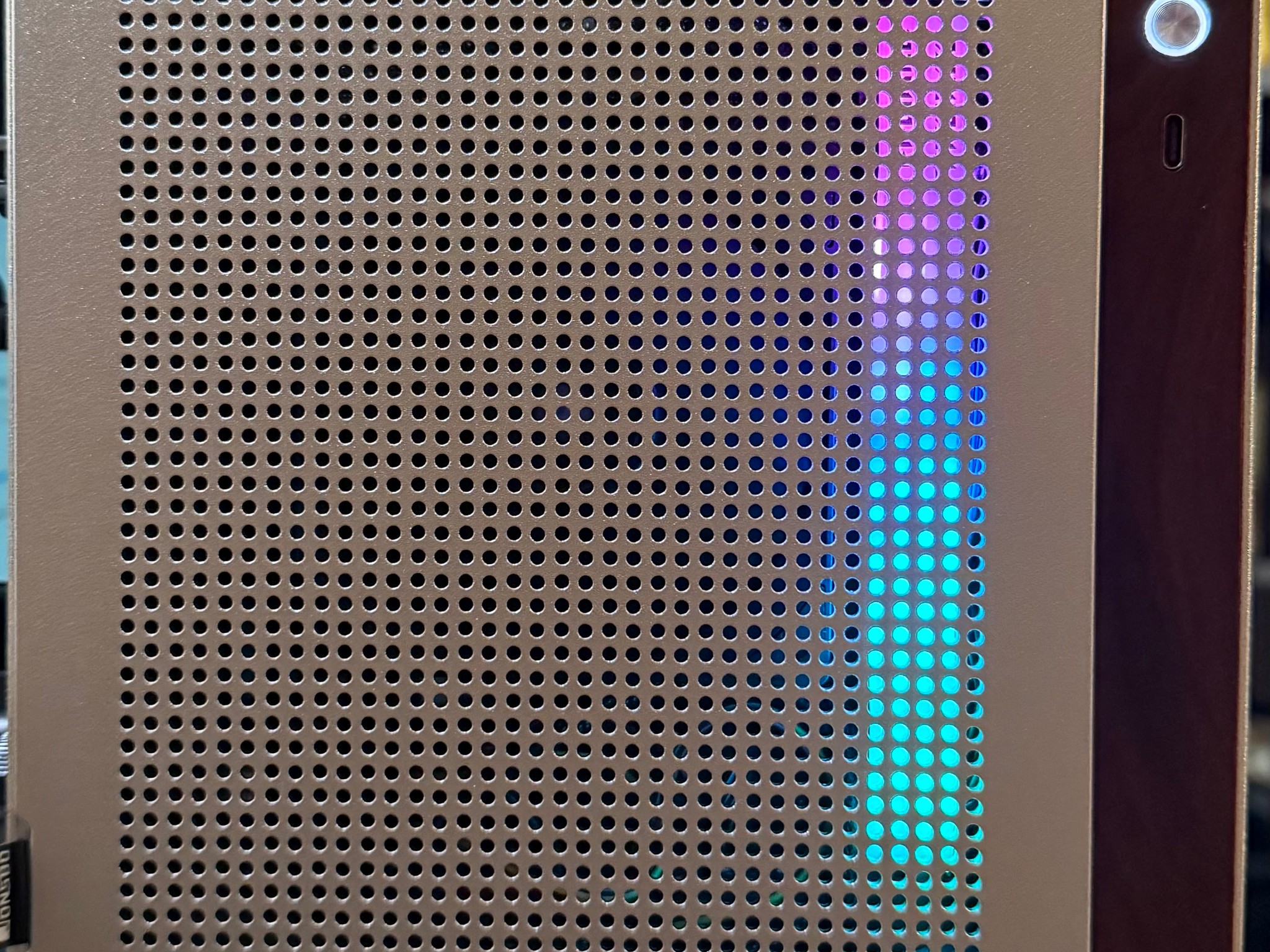 Small form factor Ryzen 5 7600|16 GB RAM DDR5|RTX 4060 8 GB|1.25 TB NVME SSD See full description