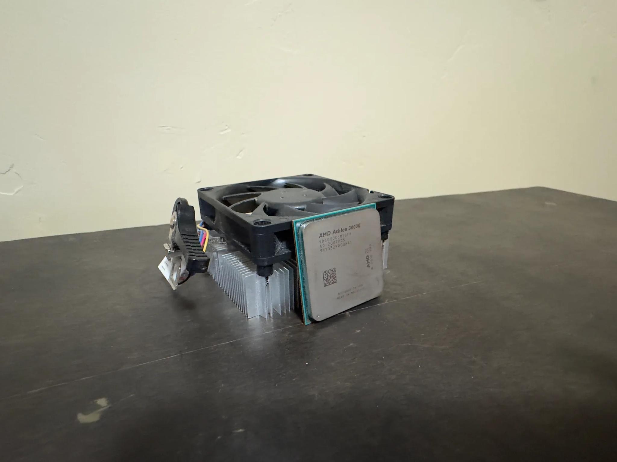 AMD ATHLON 3000G