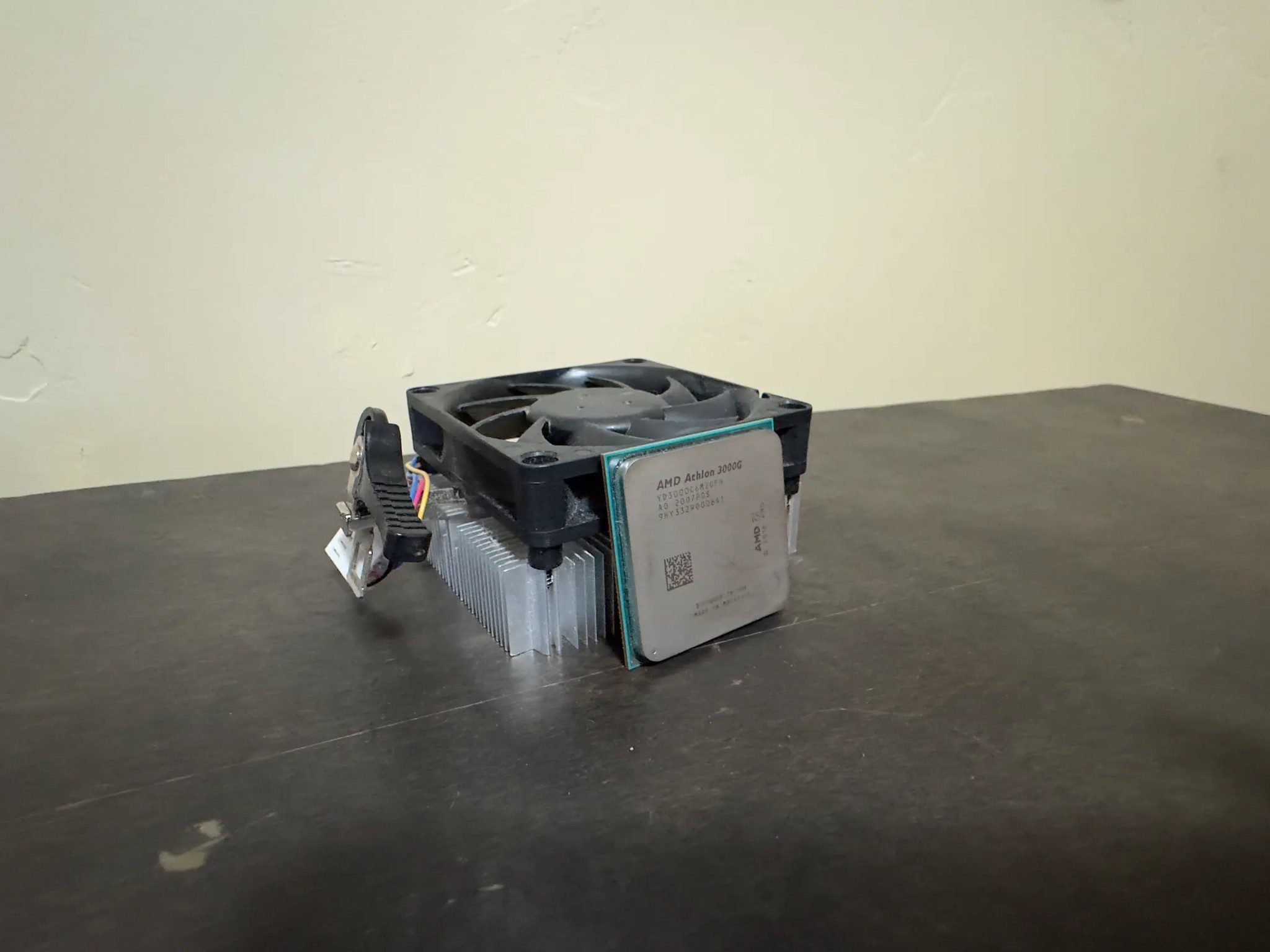 AMD ATHLON 3000G