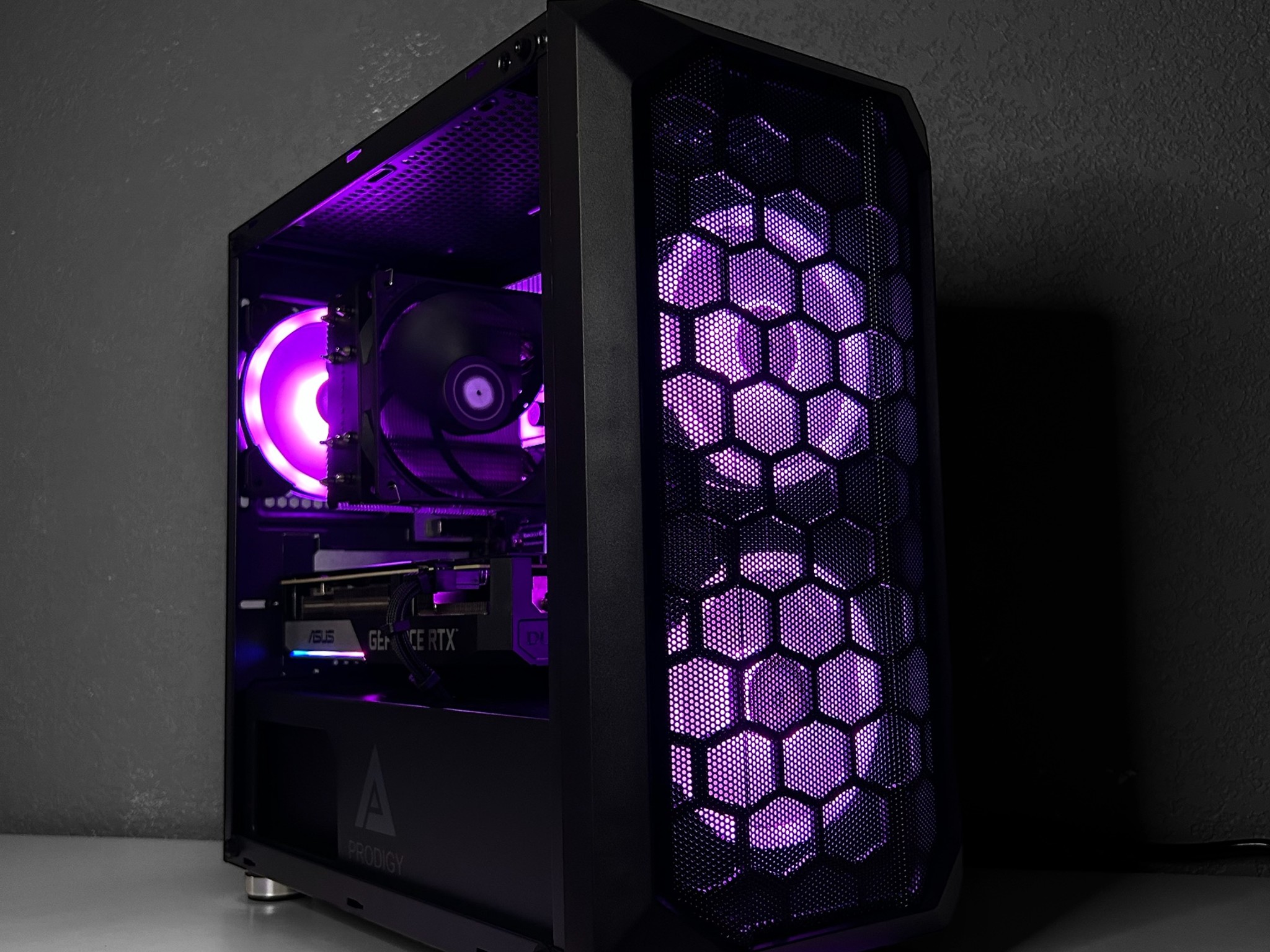 ⚫️🟣⚫️ | RTX 3060 Ti | Ryzen 5 5600 | 16GB Crucial Ballistix 3200Mhz