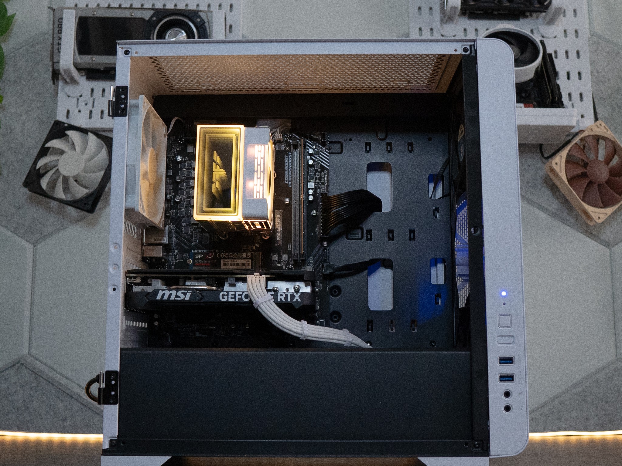 🧊🧊 | MSI RTX 4060Ti | RYZEN 5 7500F | 32GB DDR5 RAM | 1TB NVME SSD + 2TB HDD | Gold Guardian