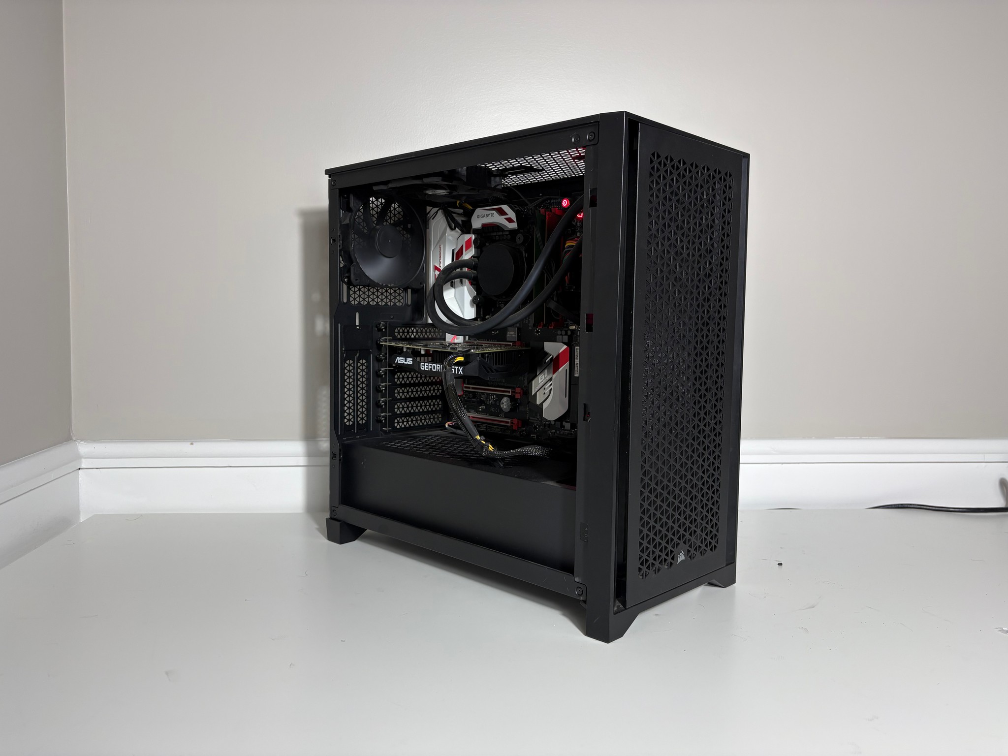 //Corsair Gaming PC// - Core i7 6700K, GTX 1660, 16GB Ram, 480GB SSD