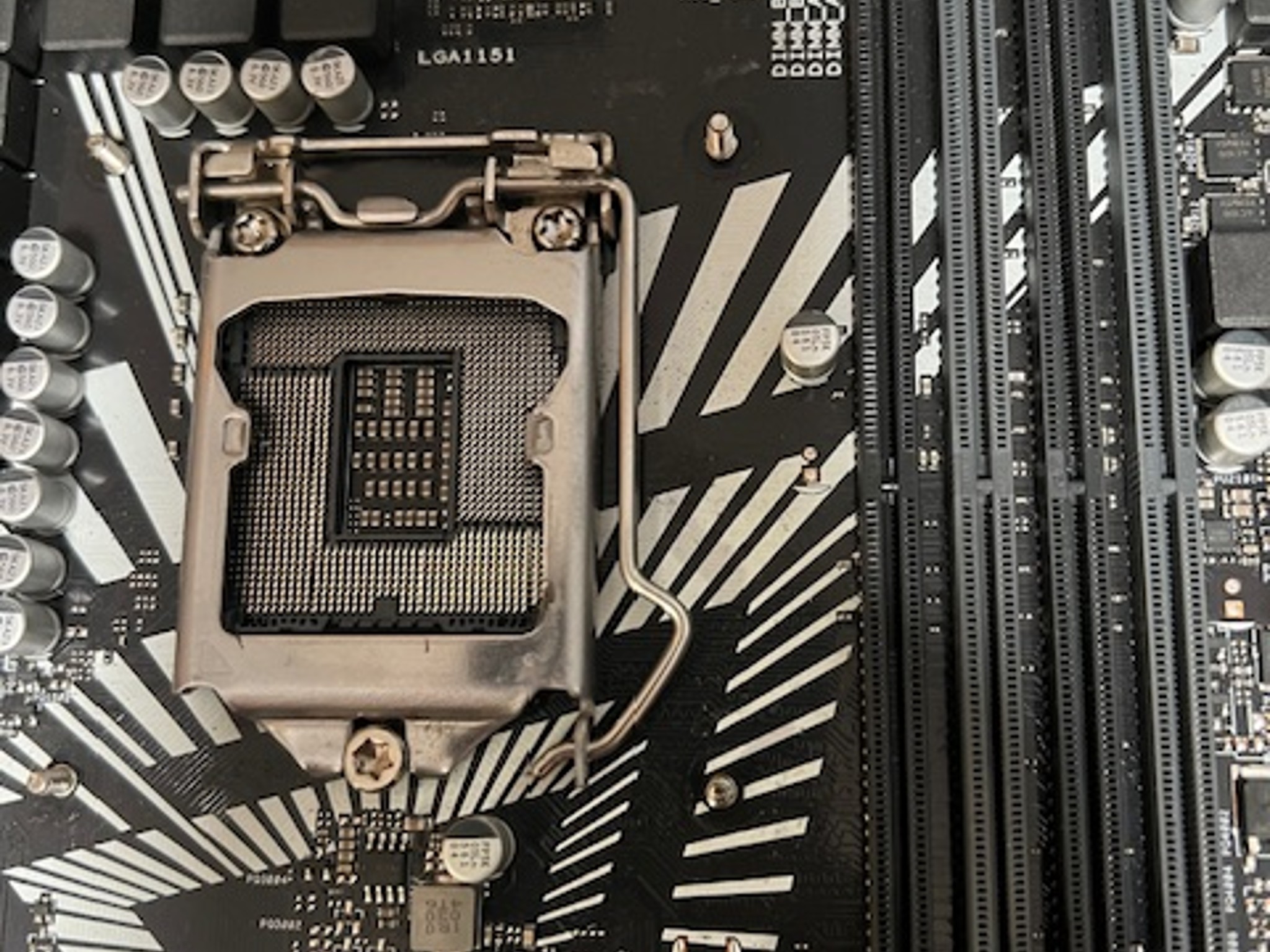 ASUS Prime Z390-P LGA 1151 (300 Series) Intel Z390 SATA 6Gb/s ATX Intel Motherboard