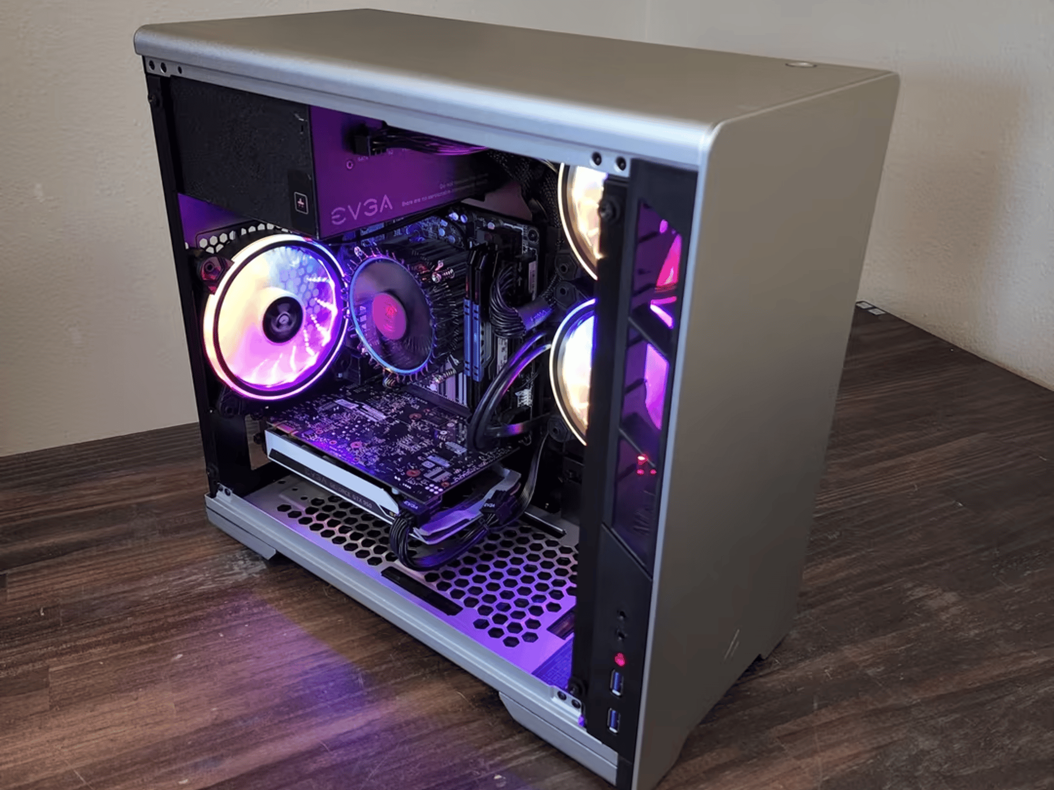 Intel Core i5 4570 // Nvidia GeForce GTX 950 // 16GB 1600MHz