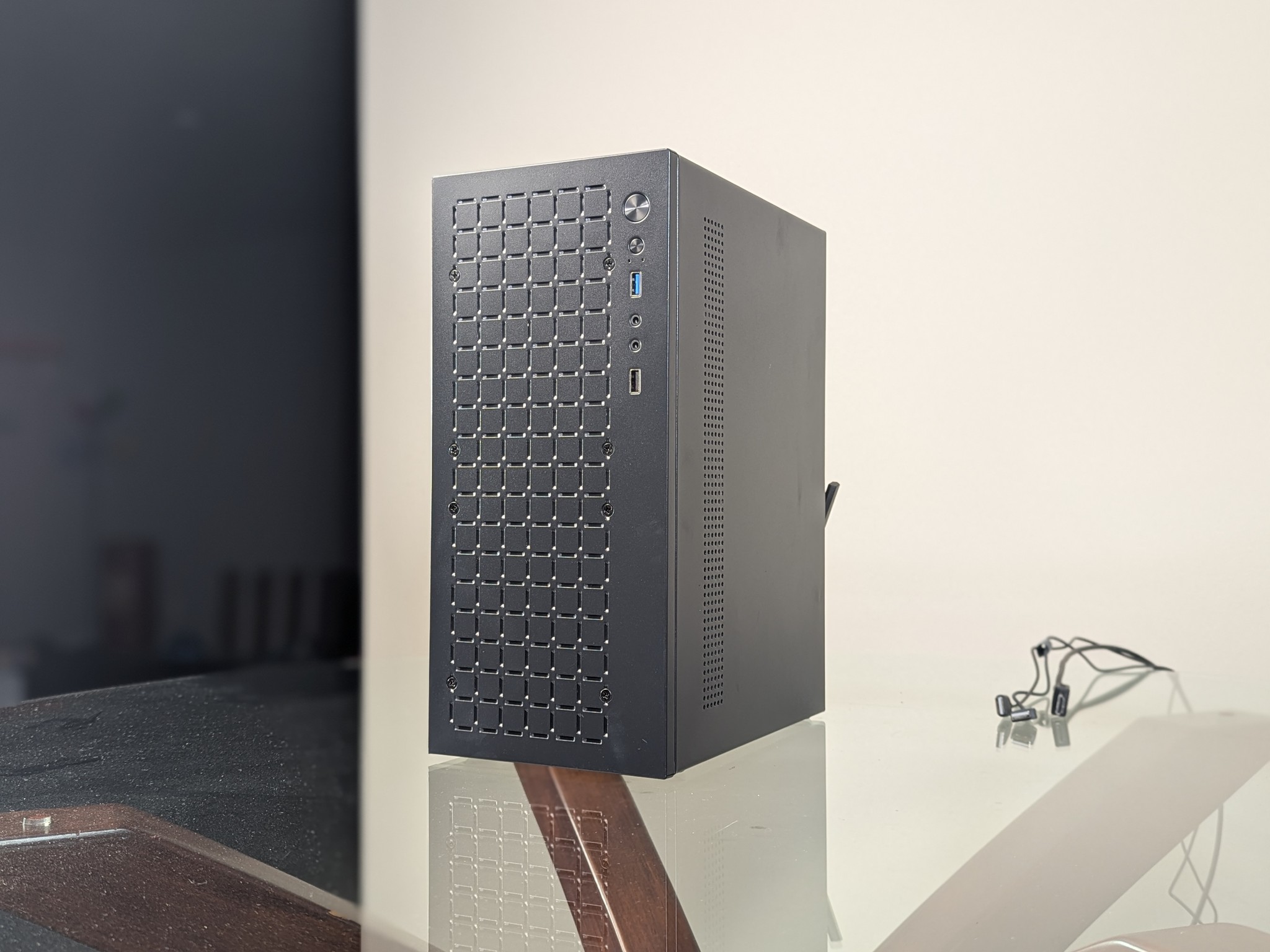The "Black Box"  | Low-Key "Get Into PC Gaming" | Nvidia RTX 2060 GPU | Intel 6-core/12-thread CPU