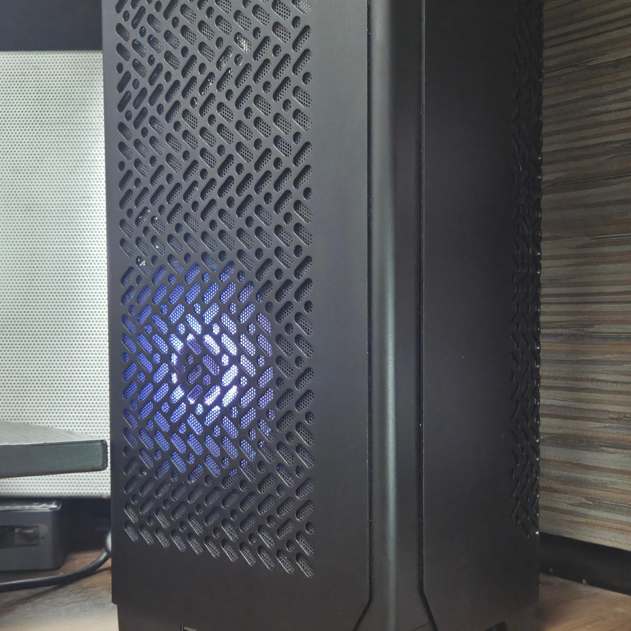 UDGX Shadowstrike RX 6800 - ARGB Stealth ITX