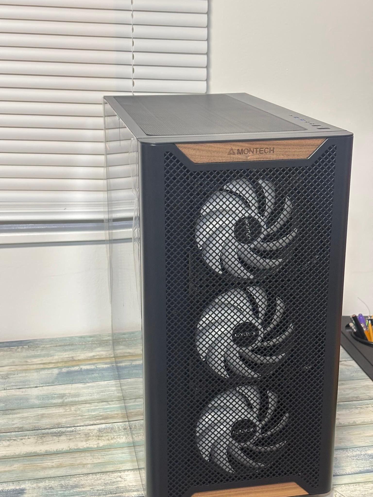 Stealth Build RX 9070 XT Ryzen 7 9800X3D
