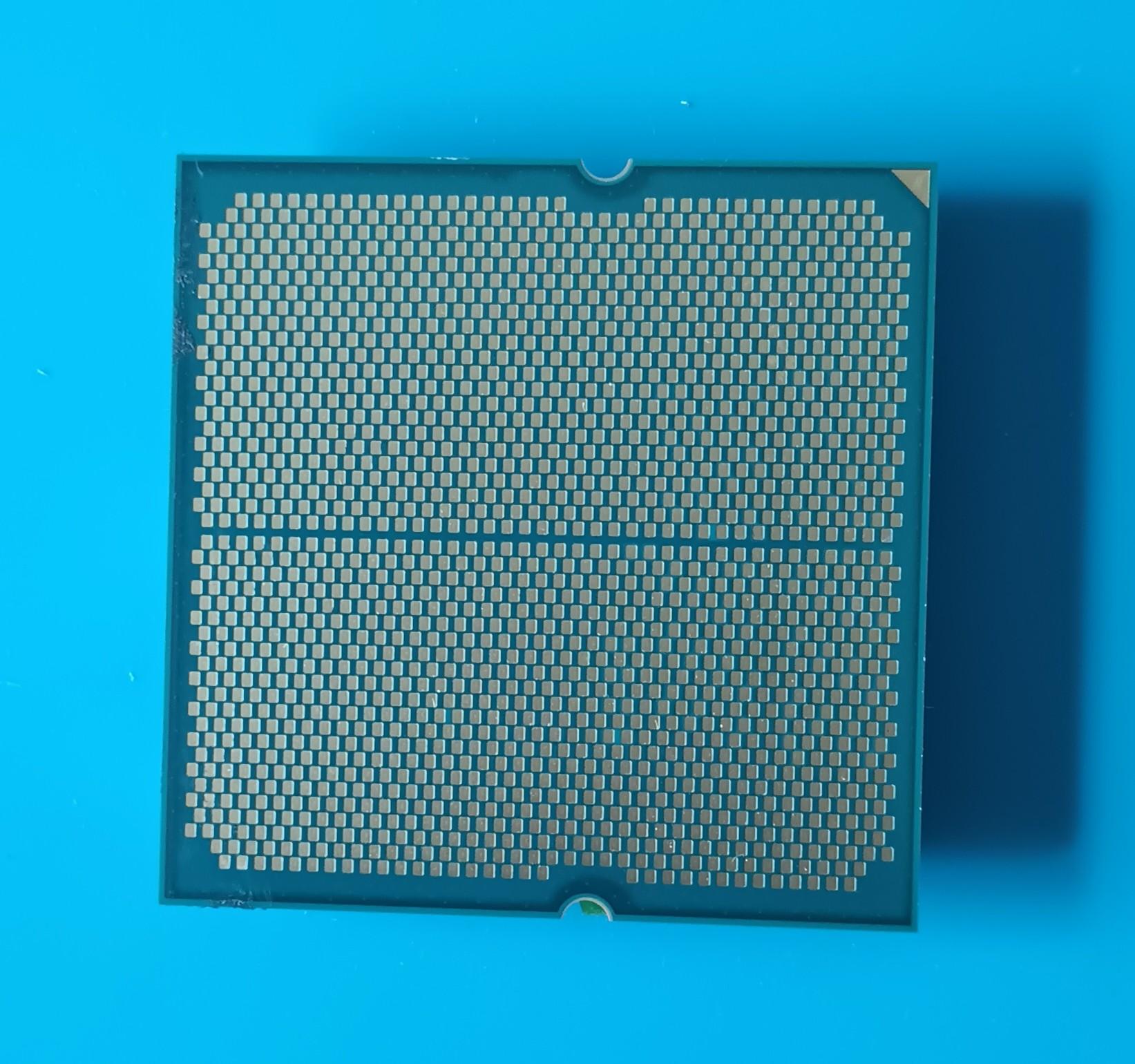 AMD Ryzen 7 7800X3D *see description*