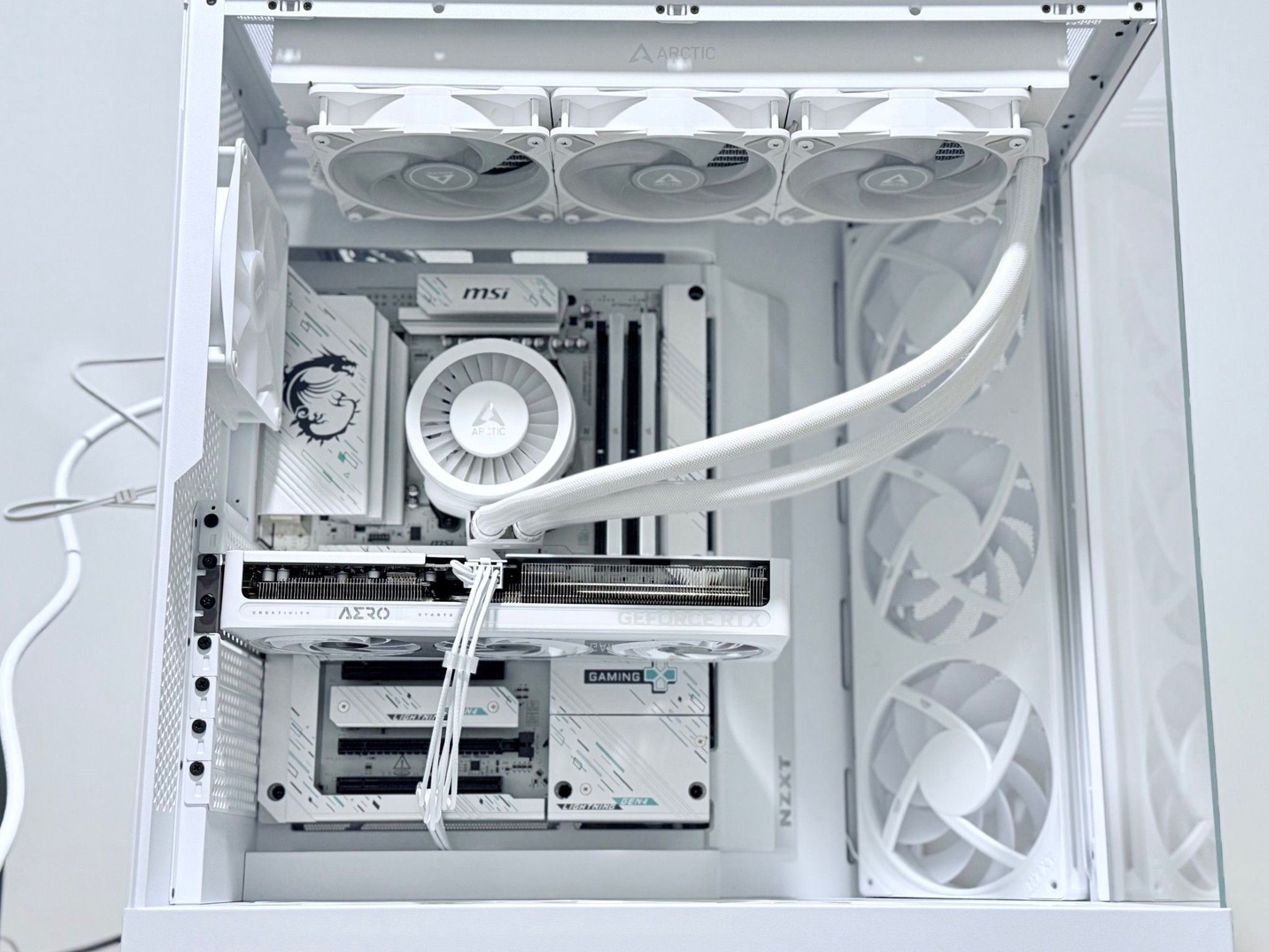 Avalanche RTX 5060 TI  Aero 16GB