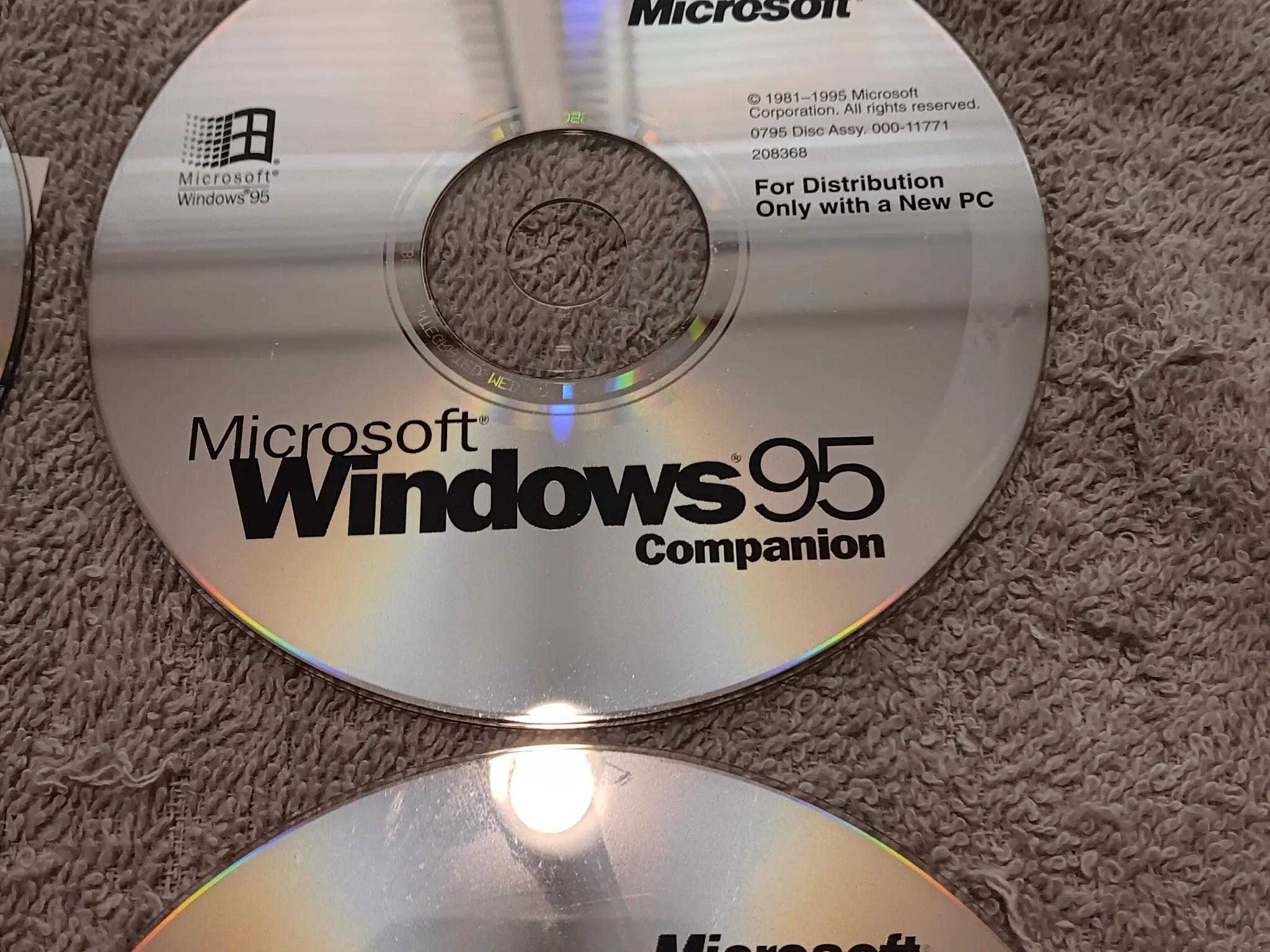 VERY RARE OEM Windows 95 USB W/ 5 Original Companion Disks and Key
