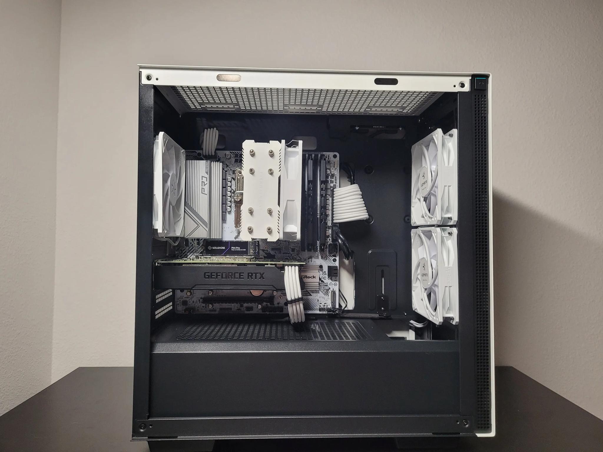 Minimalist Black/White Gaming PC // 2060 Super // Ryzen 5 3600 // 16GB DDR4 // 512GB Gen4 NVME