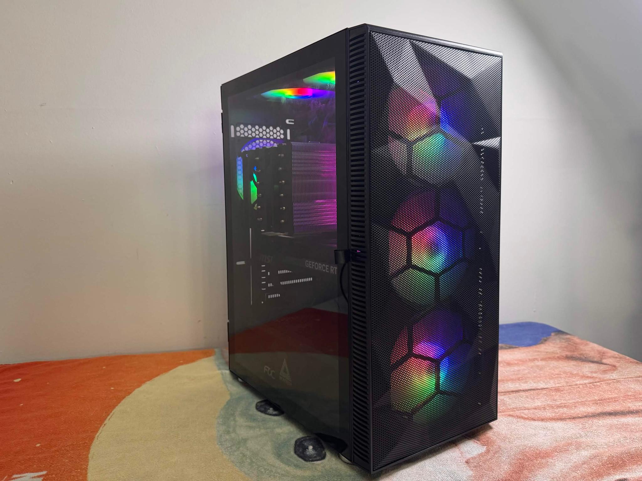 Gaming PC: Ryzen 5 7600x / MSI GeForce RTX 5070 12G SHADOW 3X OC / 32GB RAM