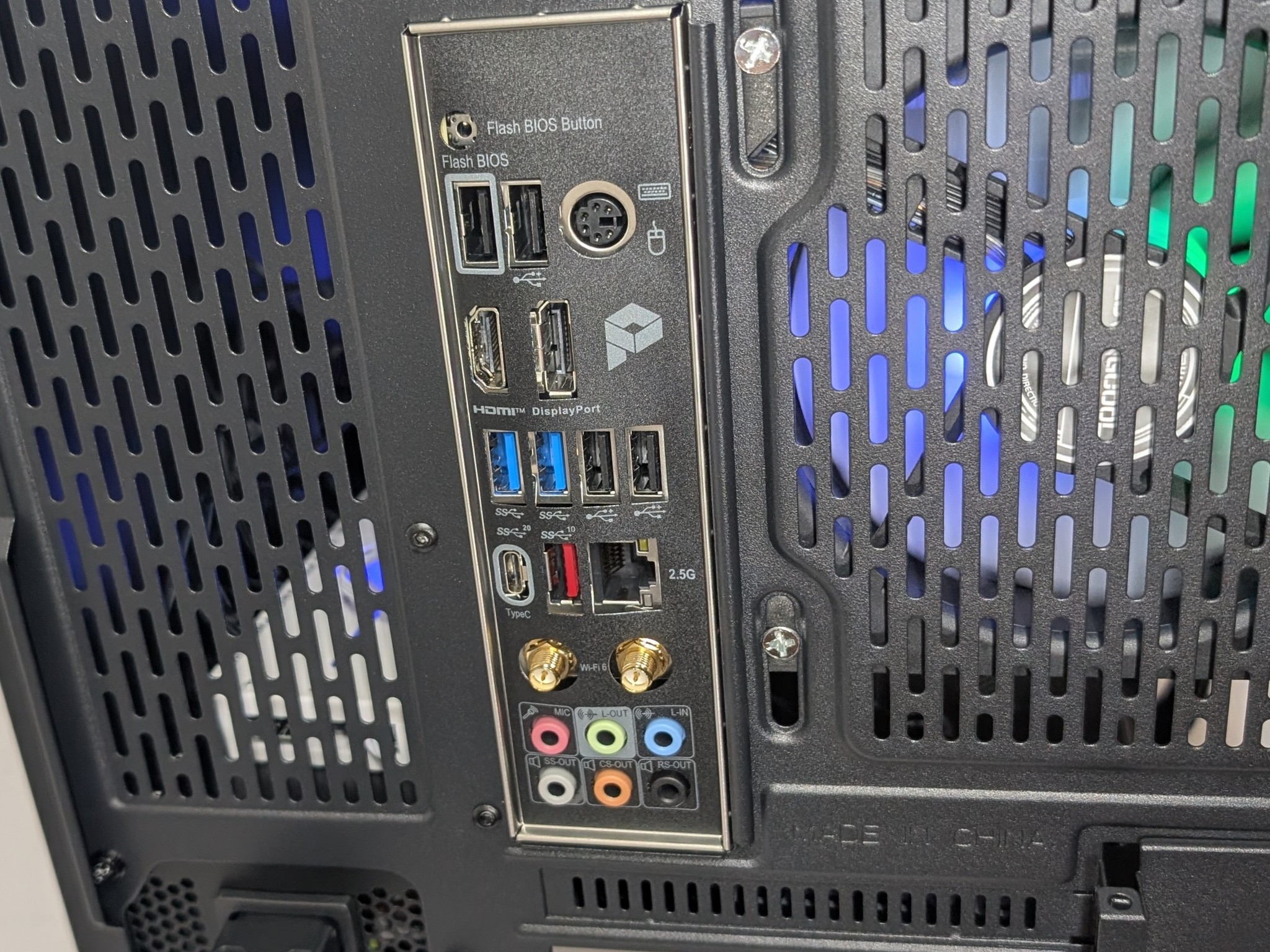 RX 9060XT 16GB | I7 12700KF | 1TB NVME | 32GB DDR4 | 750W