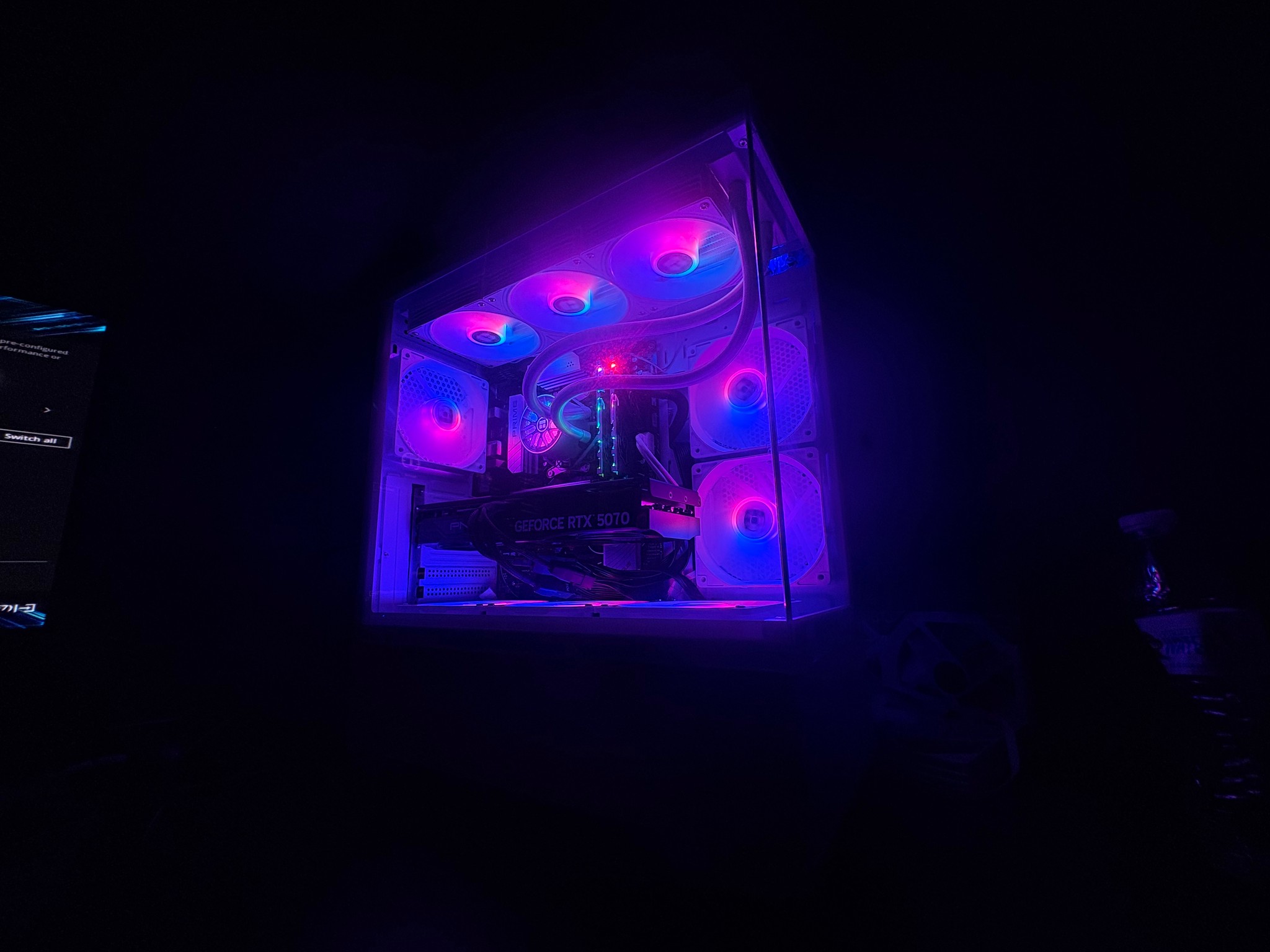 5070/Ryzen 7 7800x3D/32GB DDR5/1TB NVMe-Gaming Pc