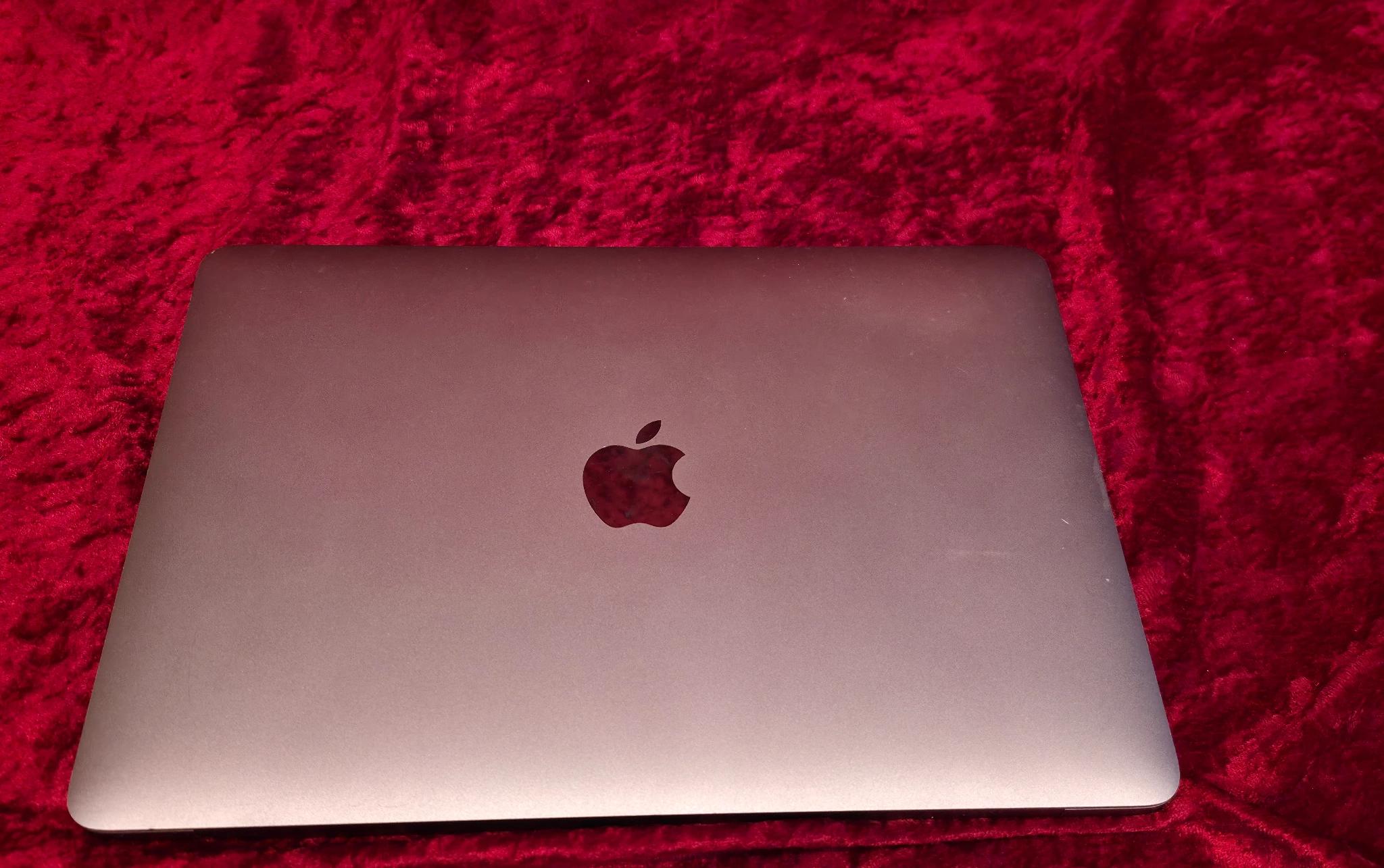 MacBook Air A1534