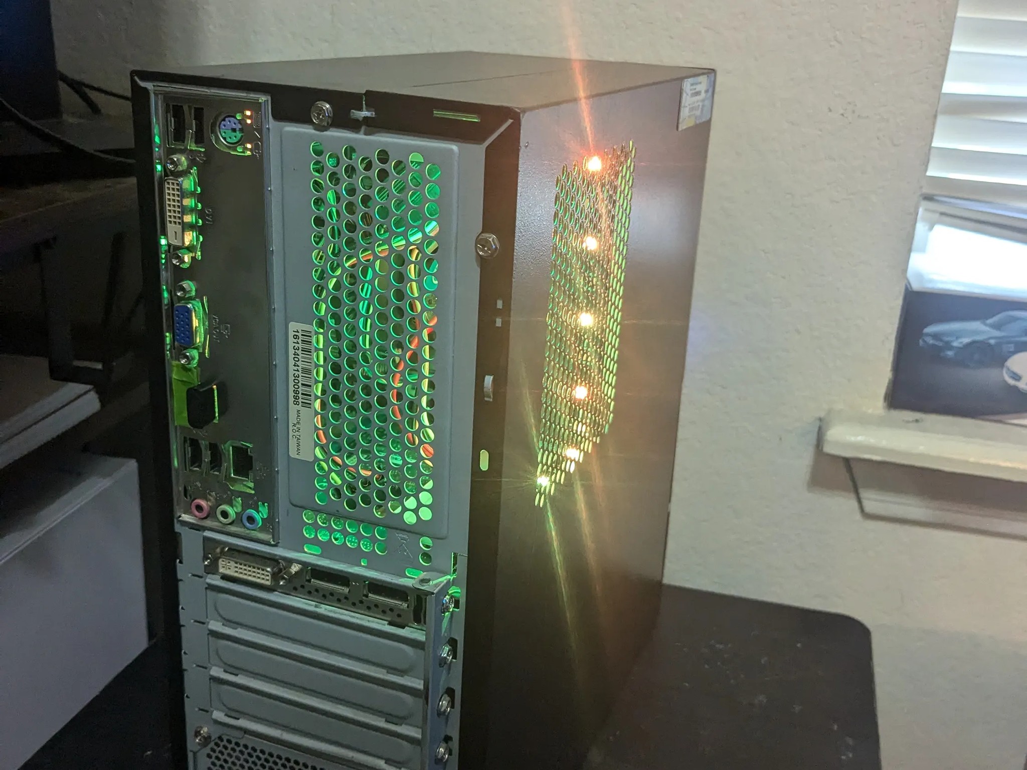 i5-2400, 16GB DDR3, Quadro K2200 4GB (GTX 750 TI), 400GB SSD, Win10, RGB