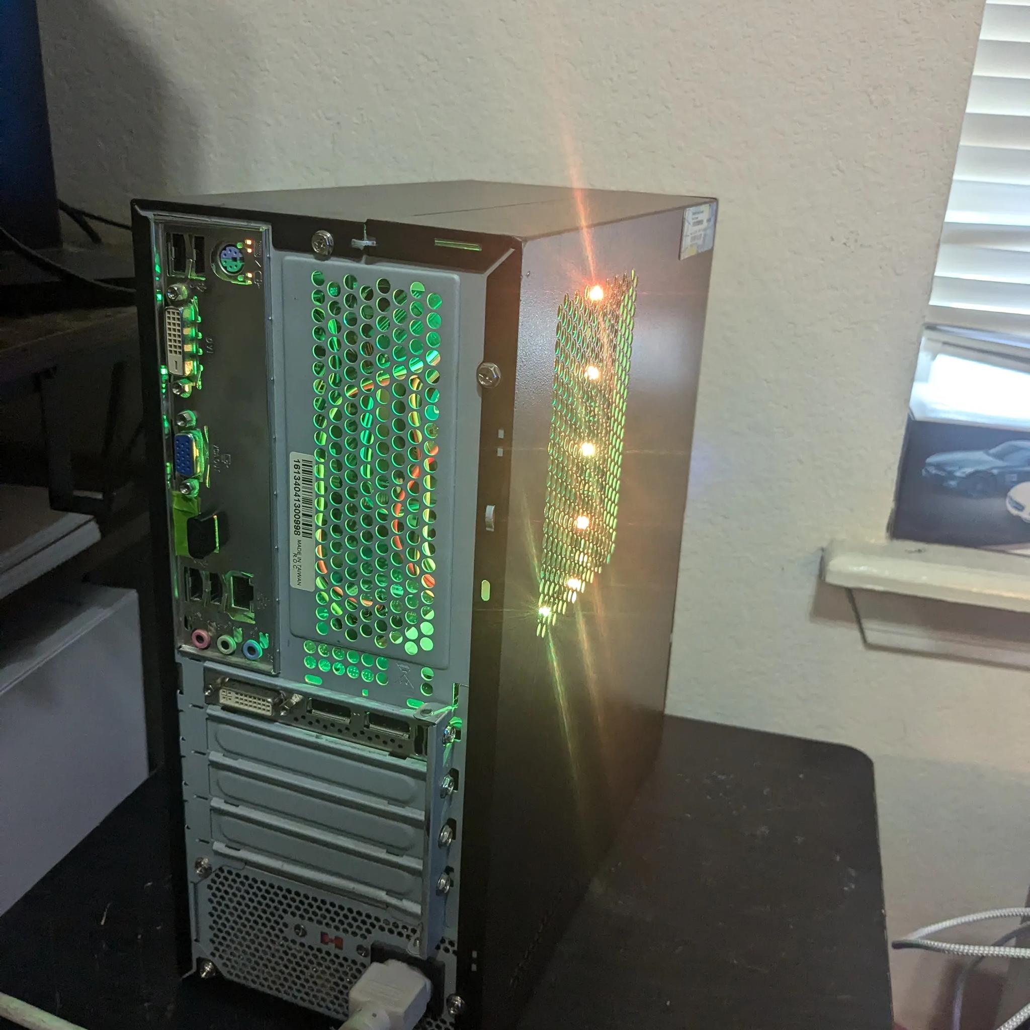 i5-2400, 16GB DDR3, Quadro K2200 4GB (GTX 750 TI), 400GB SSD, Win10, RGB