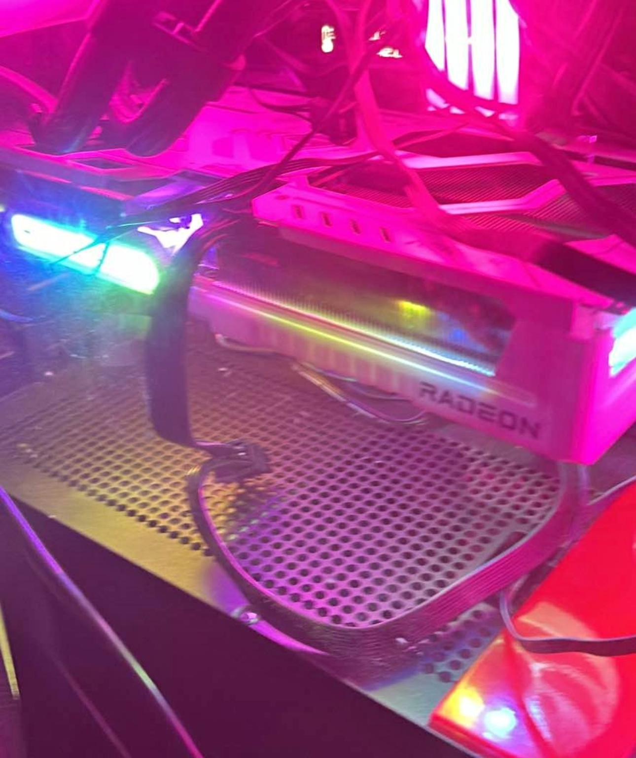 ASRock RX 9060 xt Steel Legend  8GB OC