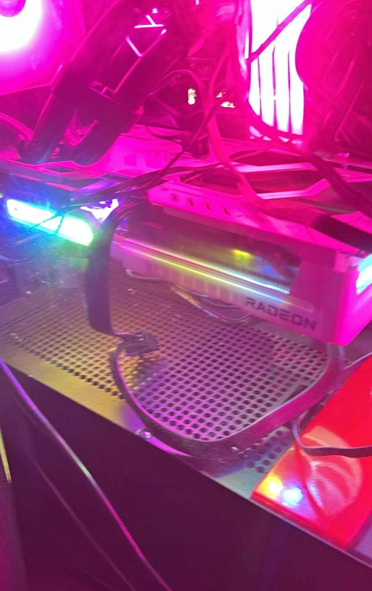 ASRock RX 9060 xt Steel Legend  8GB OC