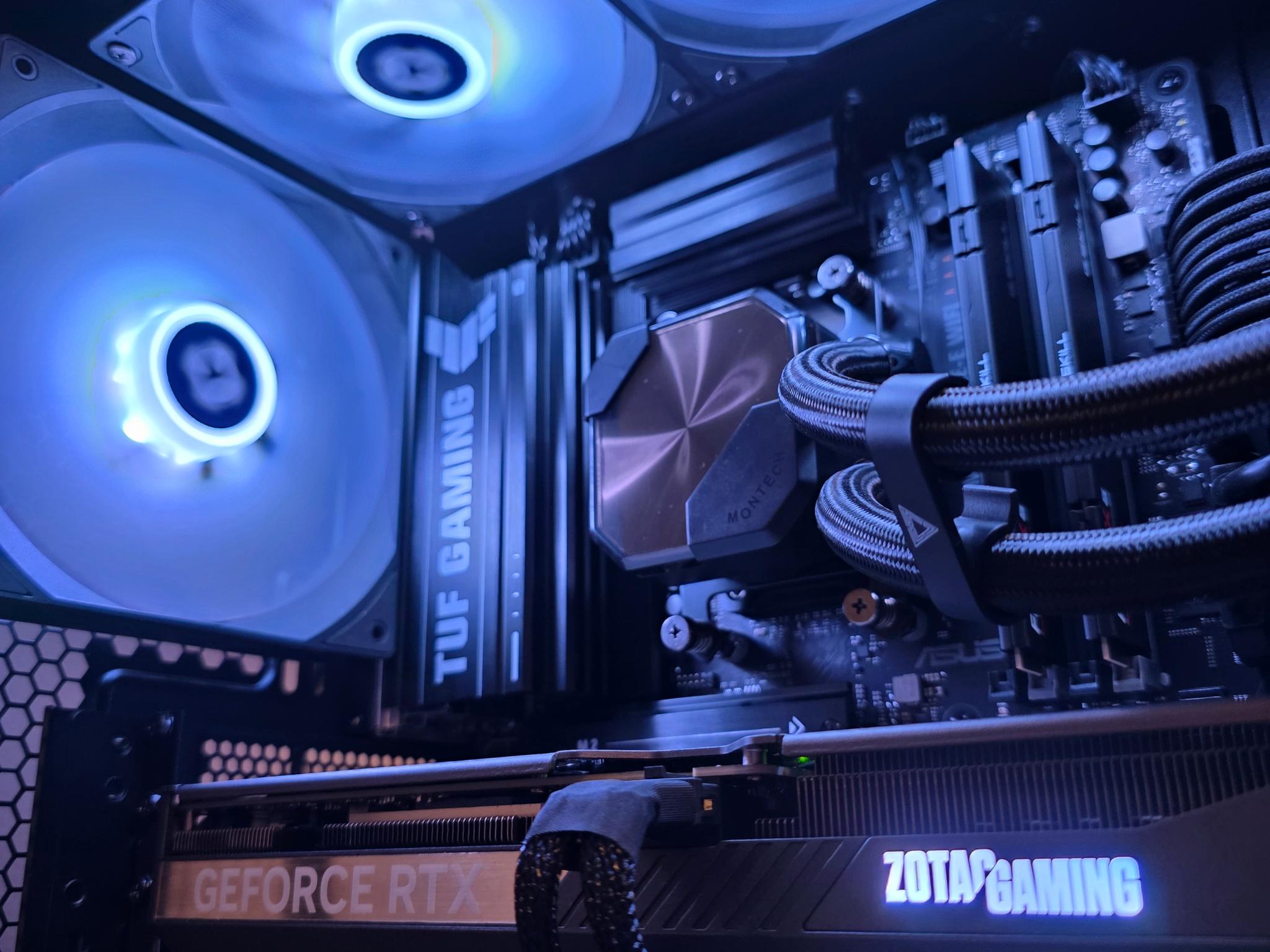 RTX 5070 + RYZEN 7 7700X DDR5 PC