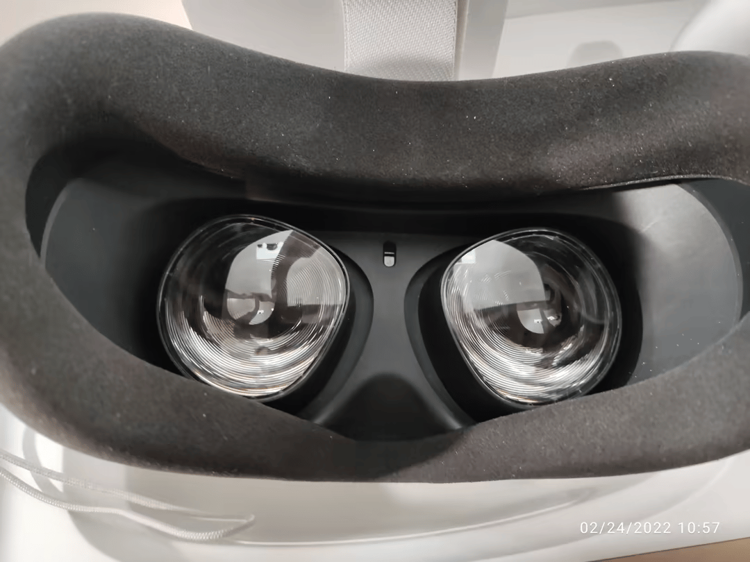 Oculus Quest 2 64GB VR Kit - No PC required!