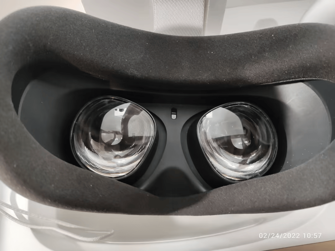 Oculus Quest 2 64GB VR Kit - No PC required!