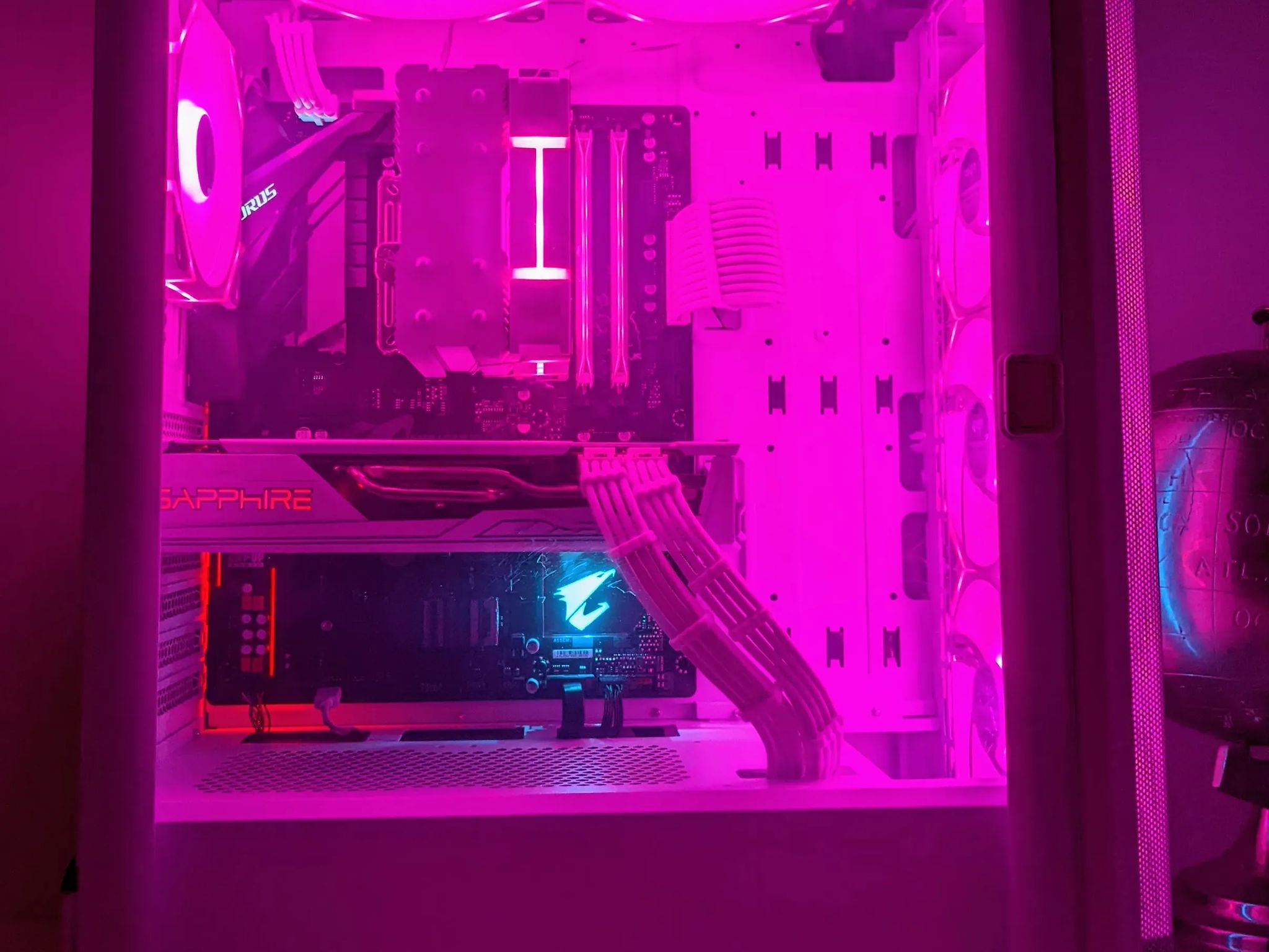 🌩️Sky-OnE🌩️| RX5700 XT| Ryzen 5@4.1GHz| 16GB DDR4 RAM| 1TB M.2 NVMe| Windows 11 Pro