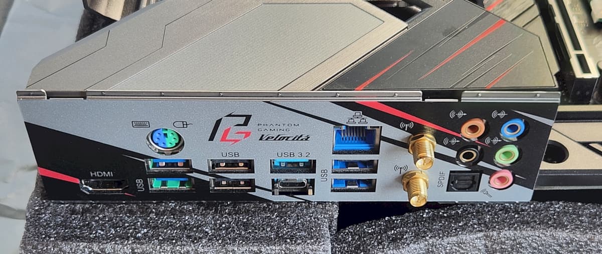 ASRock B550 PG Velocita + Intel AX210 Wifi 6E card + Asus Wifi 6E antenna