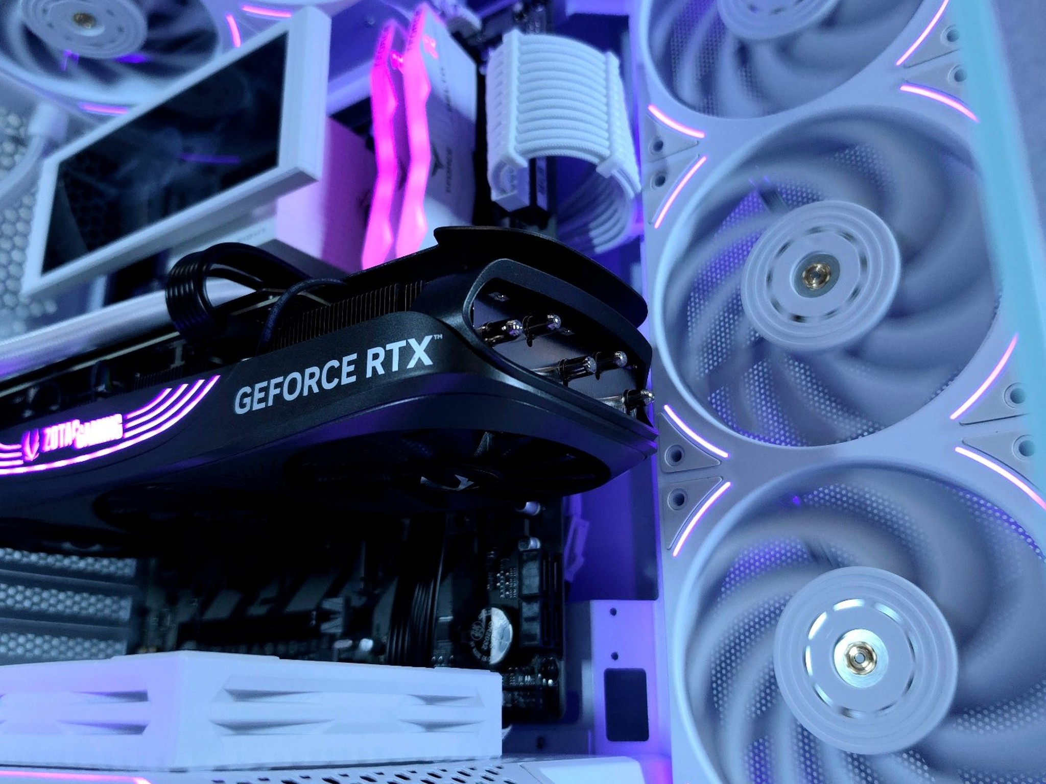 Zotac RTX 4070Ti Super 🤍 Core Ultra 7 265F