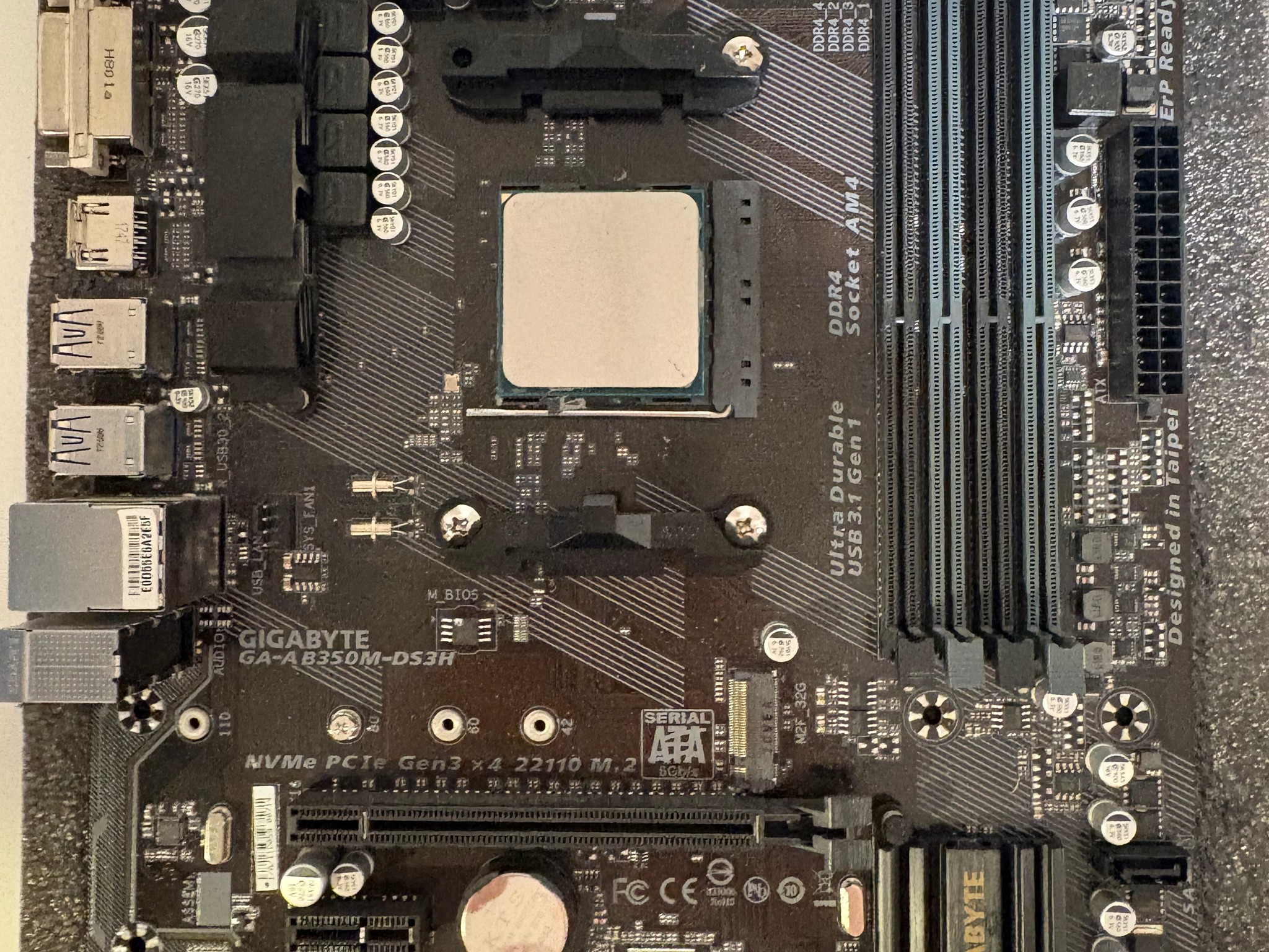 AM4 Motherboard Combo: Gigabyte B350M + Ryzen 3 2200G