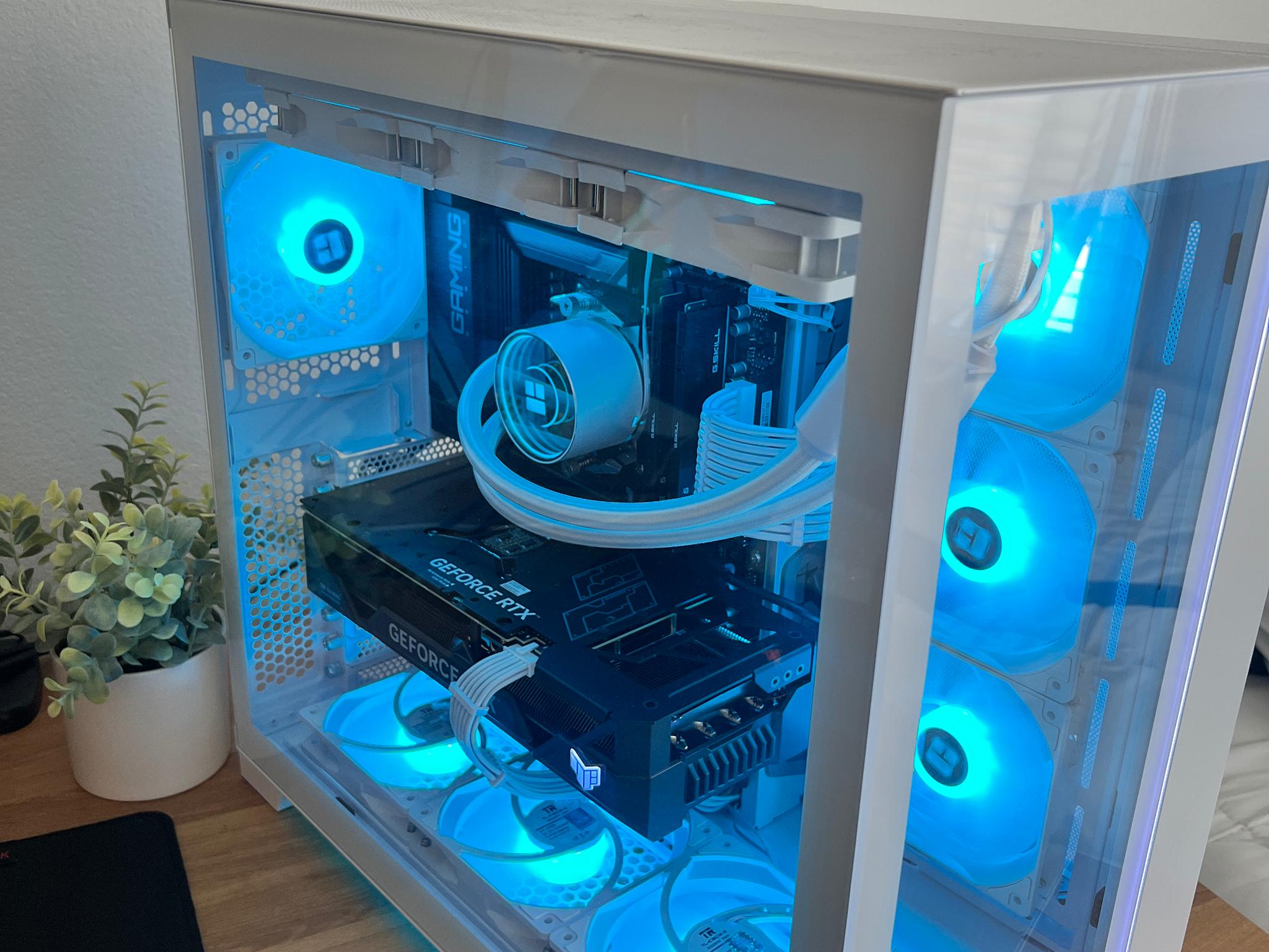 RTX 4070 TI | Ryzen 7 7700x | 32gb DDR5 | 1tb M.2 Gen4 | Gaming PC