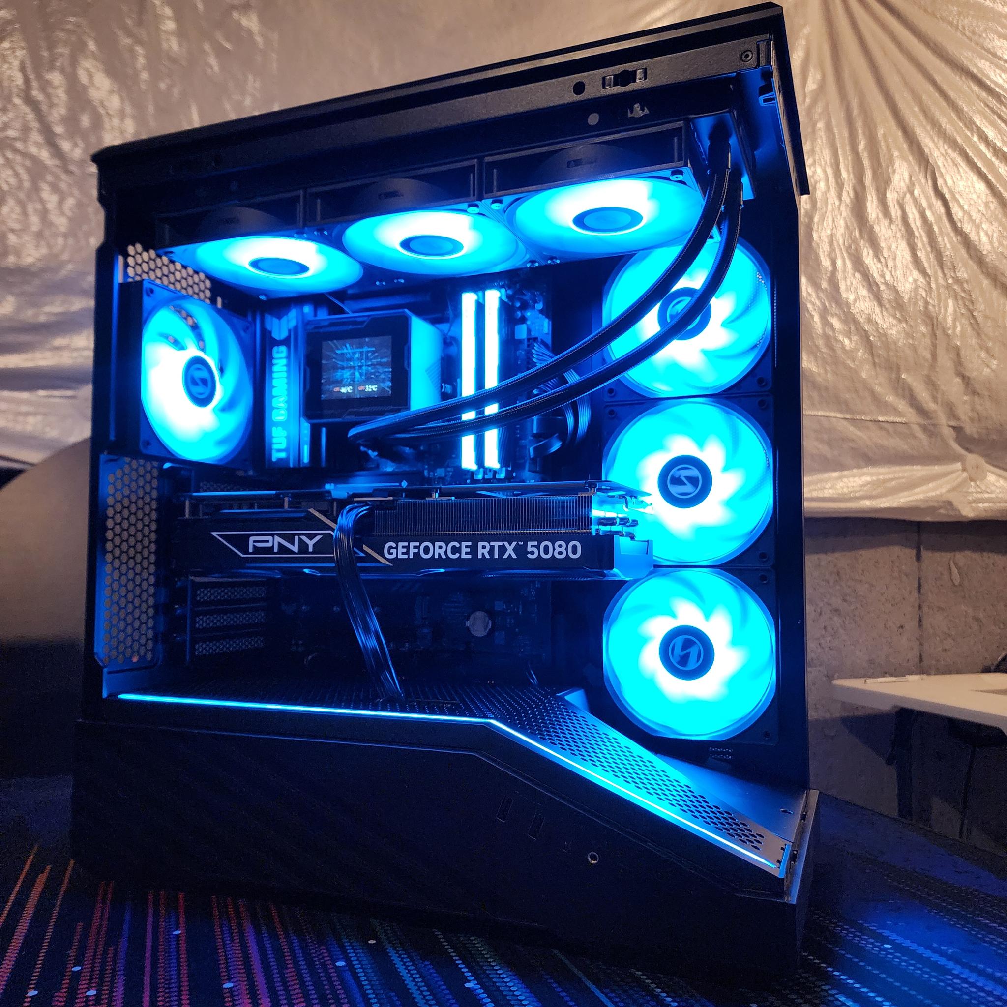 RTX 5080 / Ryzen 9 7900X3D / 32GB DDR5 RAM / 2 TB NVMe SSD