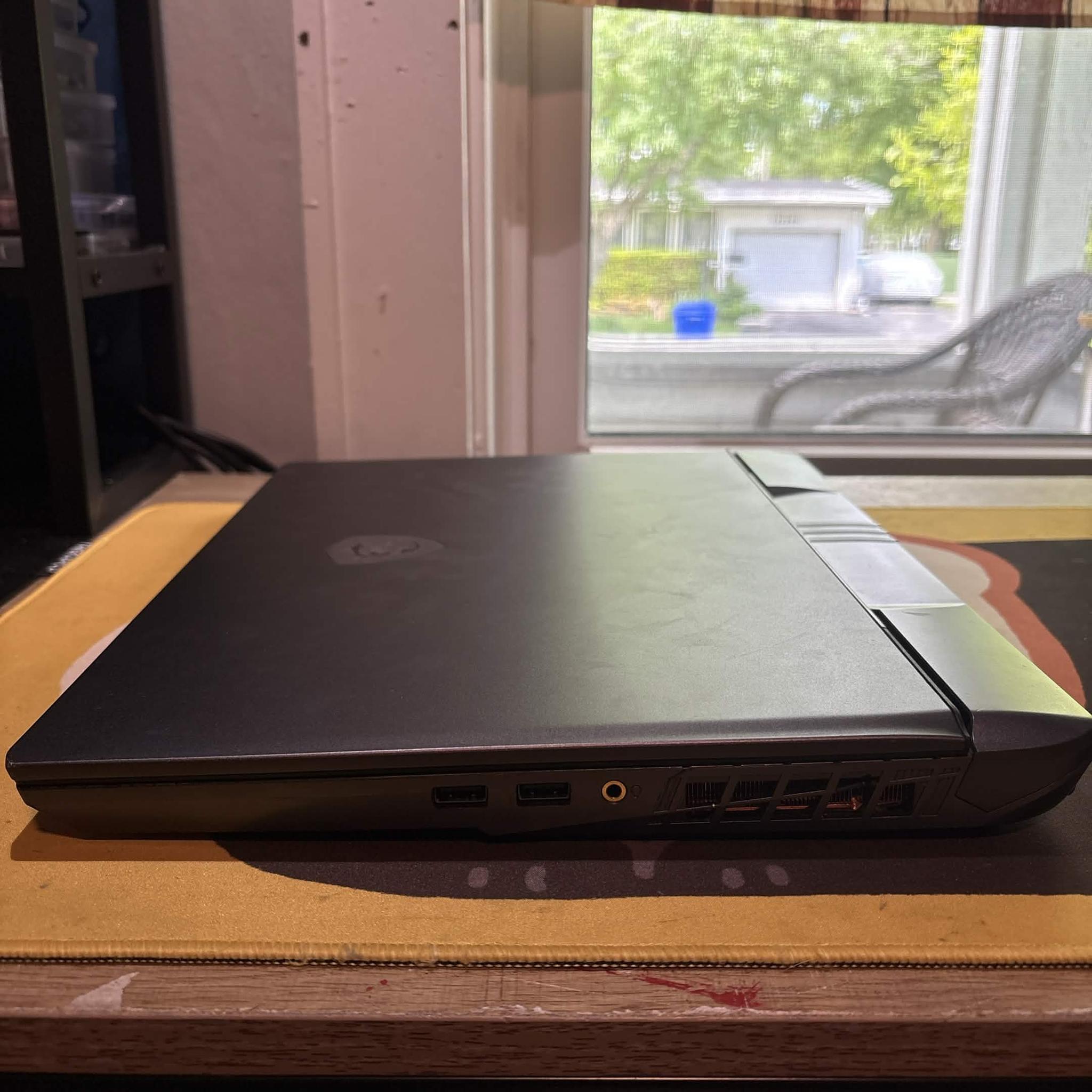 MSI Vector 16 HX AI Ultra 7 RTX 5070 Ti 16GB 2K 240Hz (NM)