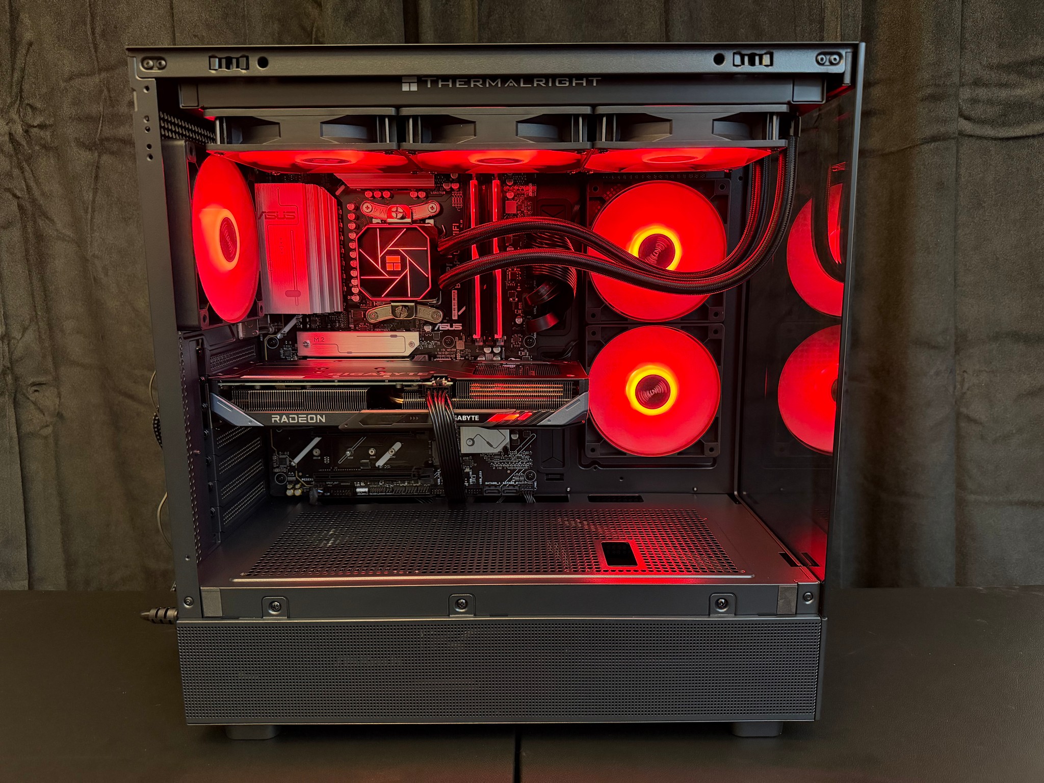 RX 9060 XT 16GB OC • RYZEN 7 9800X3D • B850 PLUS WIFI • 32GB DDR5 • 2TB SSD • 360MM AIO • NEW PC