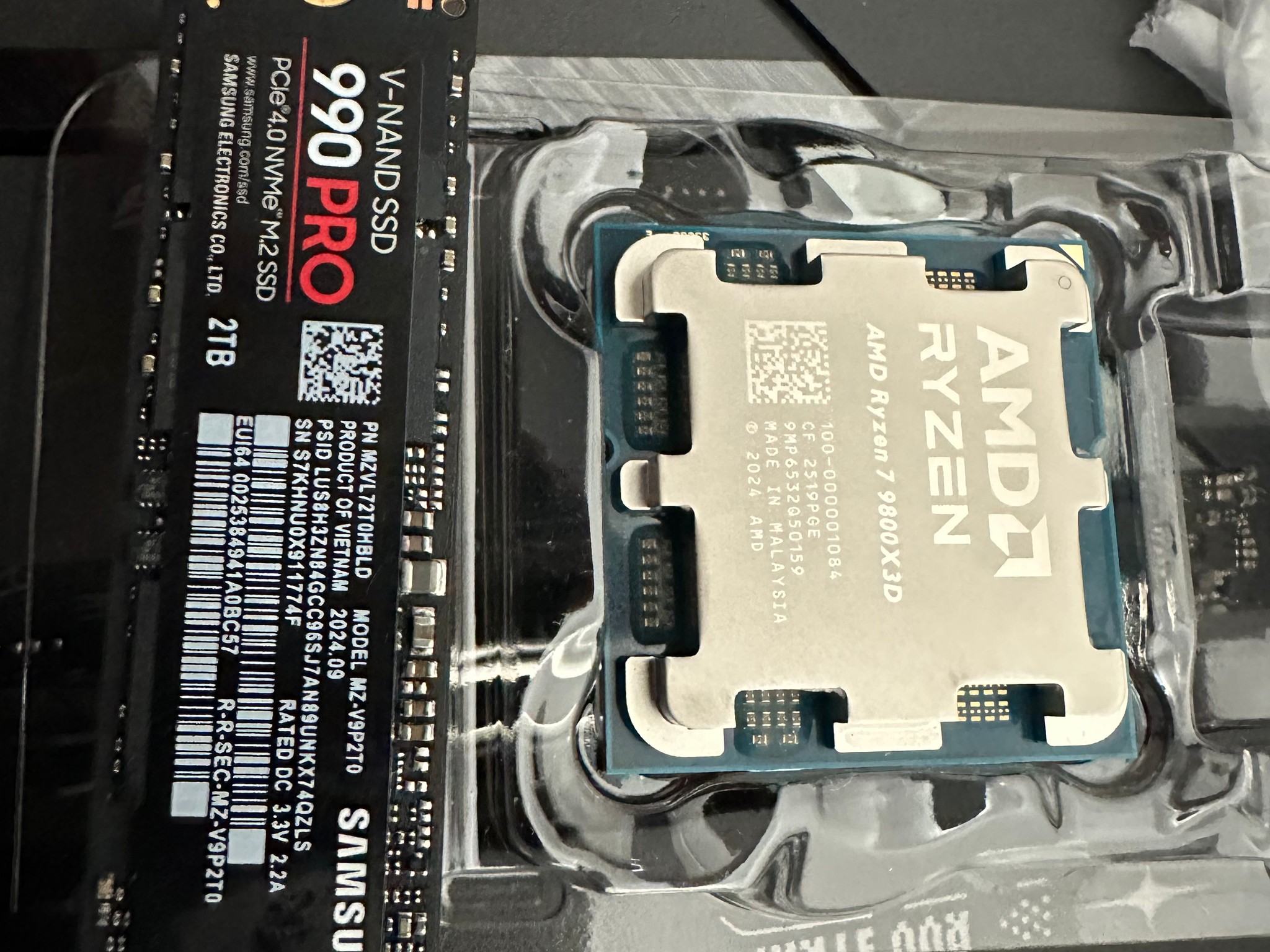 ASUS ROG Strix X870E-E Gaming WiFi AM5 ATX 9800x3d And 990 Pro 2TB