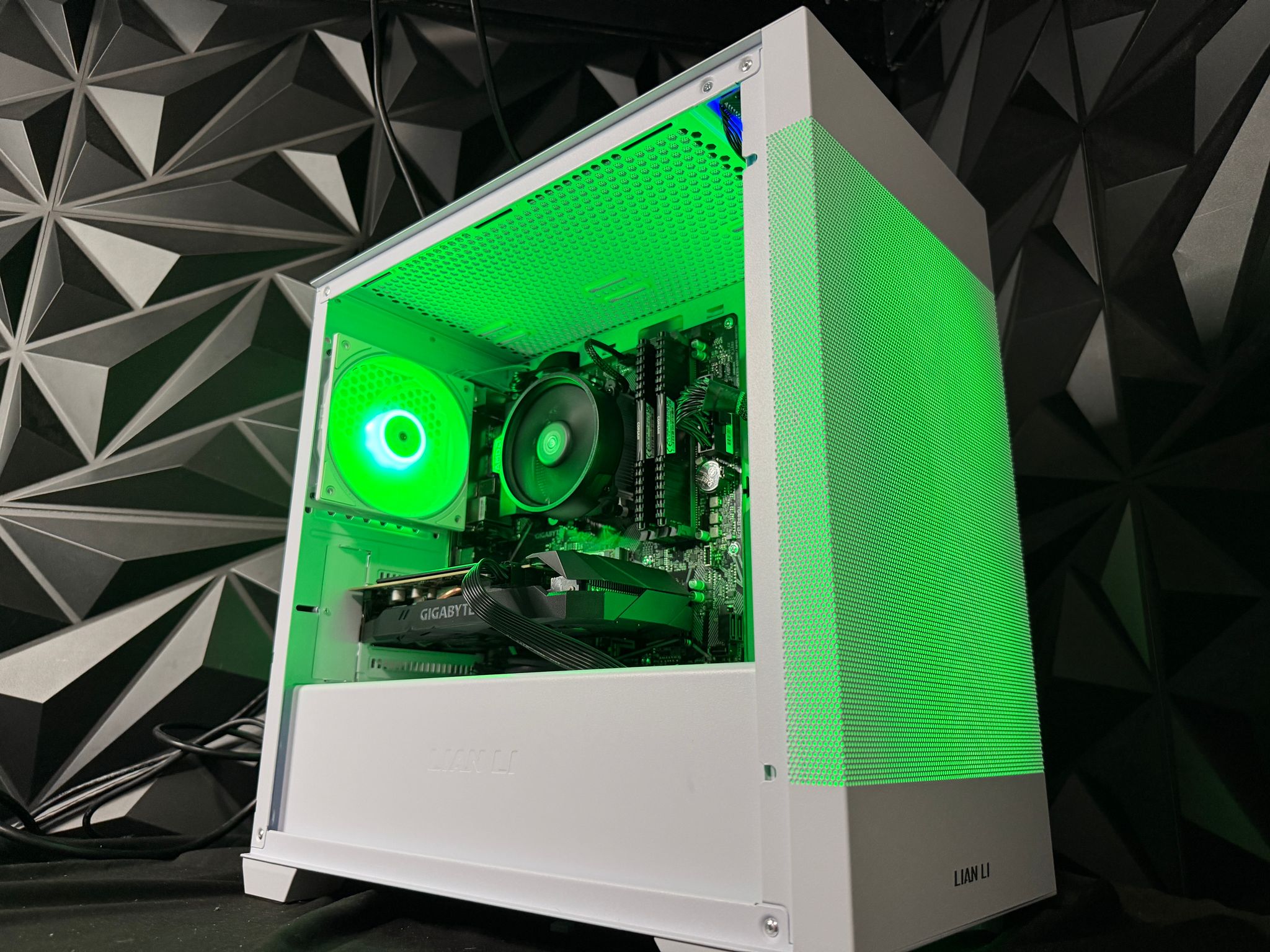 💸😈 THE BUDGET BADDIE 😈💸Ryzen 5 5500| RTX 2060| 16 GB DDR4| 512 GB NVMe| 850W Gold PSU