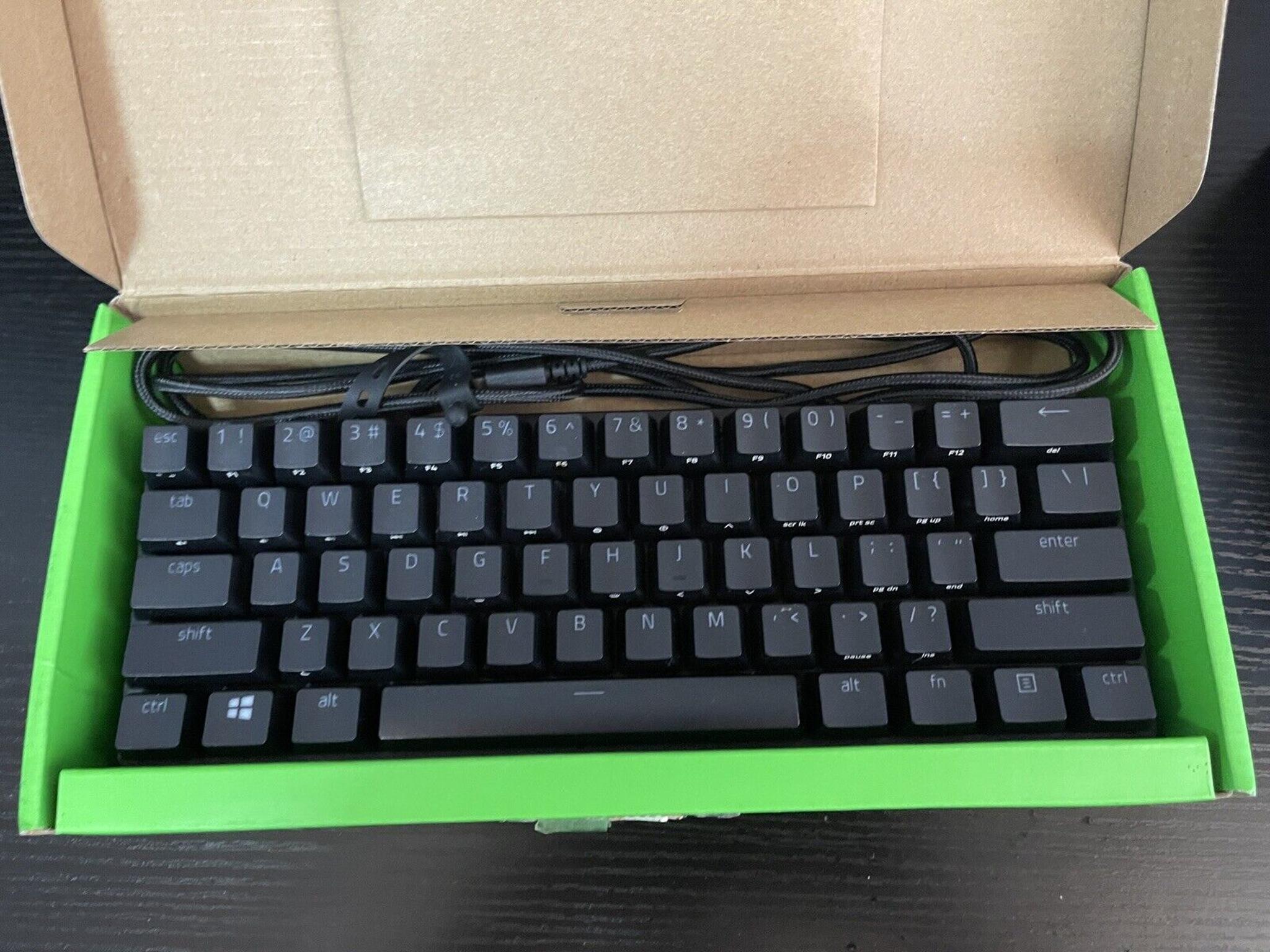 Razer Huntsman Mini 60% Gaming Keyboard: Fast Keyboard Switches - Linear Optical Switches