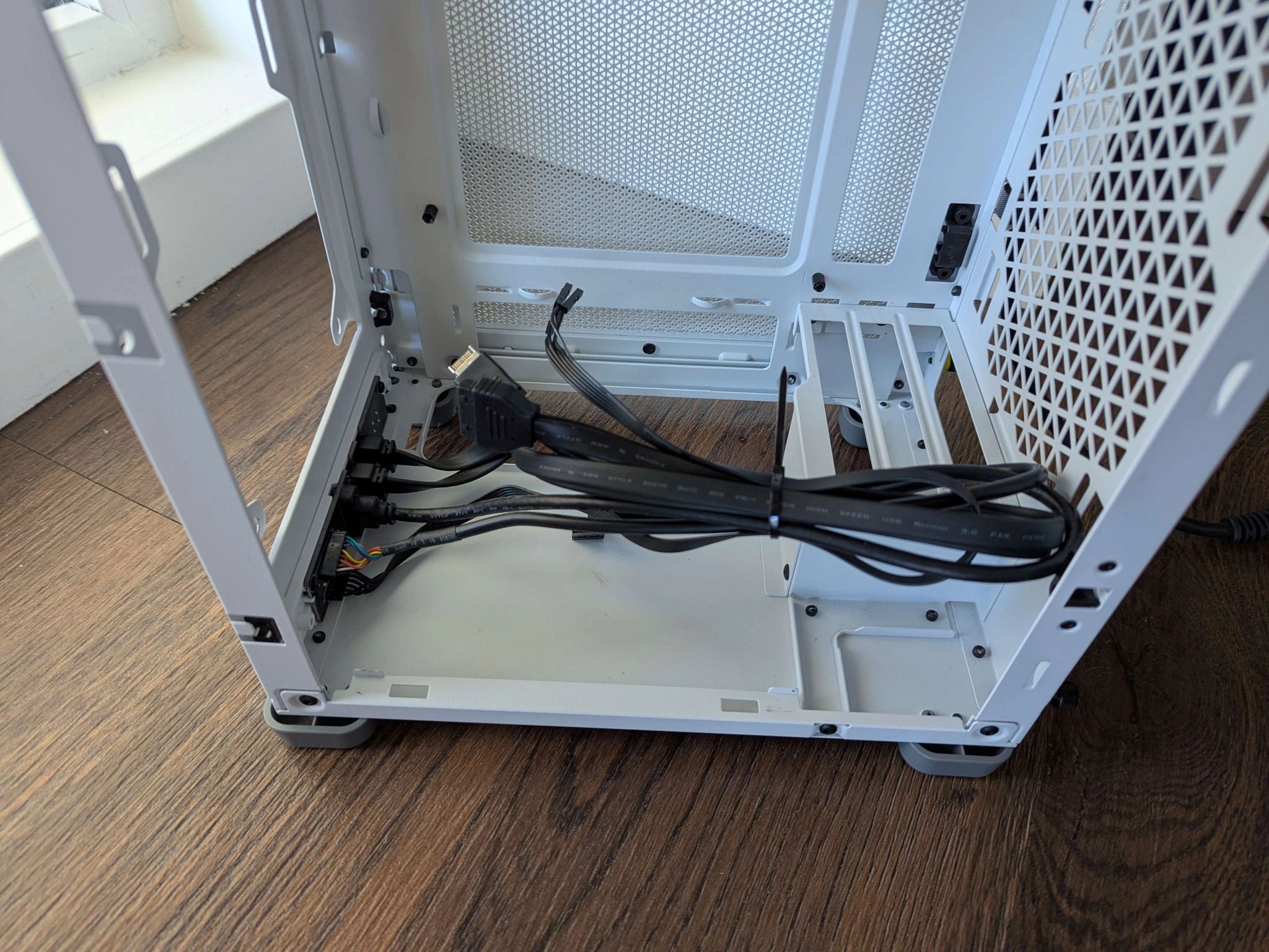 Corsair 2000D SFF Mini ITX Case (White)