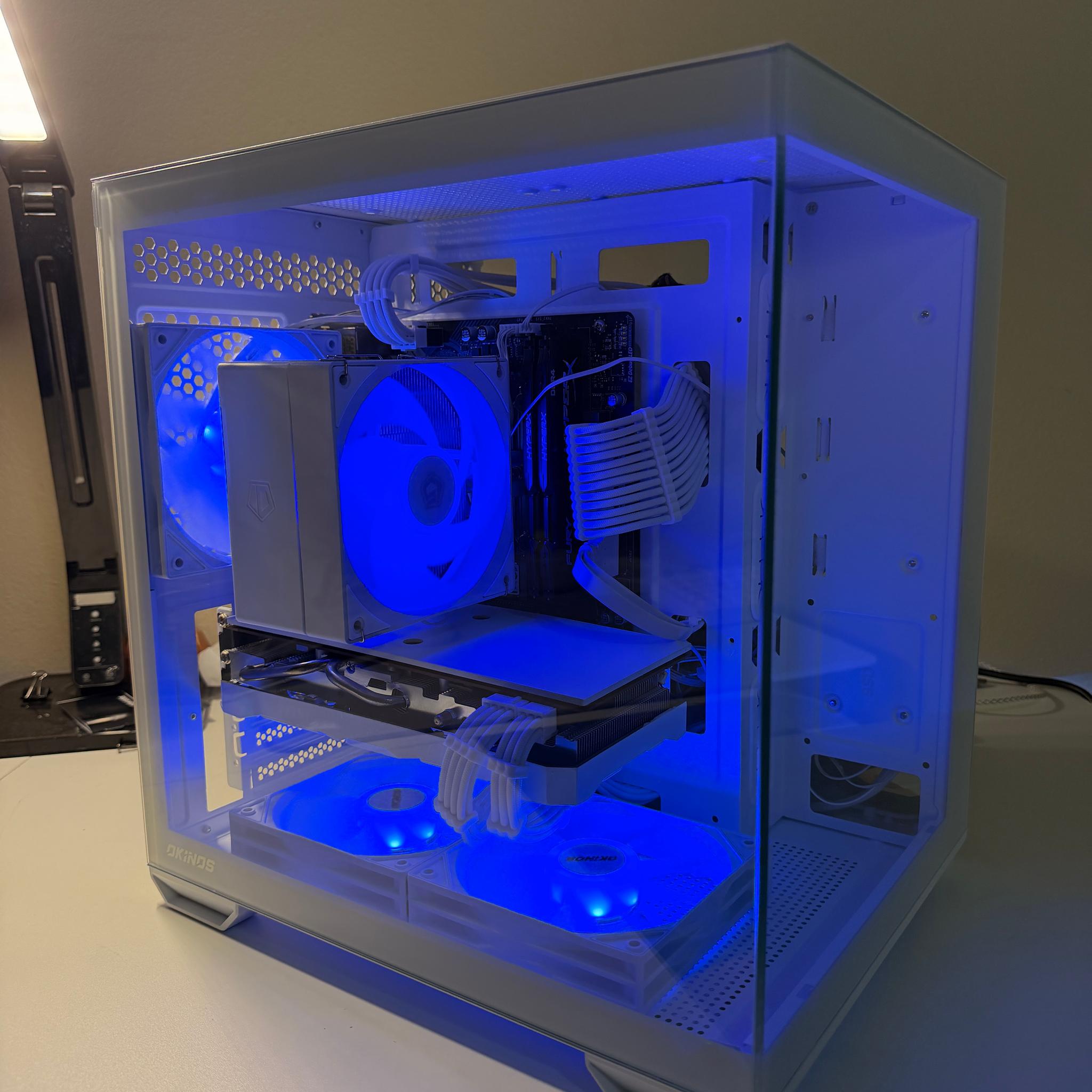 White Gaming PC | RX 5700 XT | 1.75 TB storage | 16gb ddr4 | INTEL i5-9600k