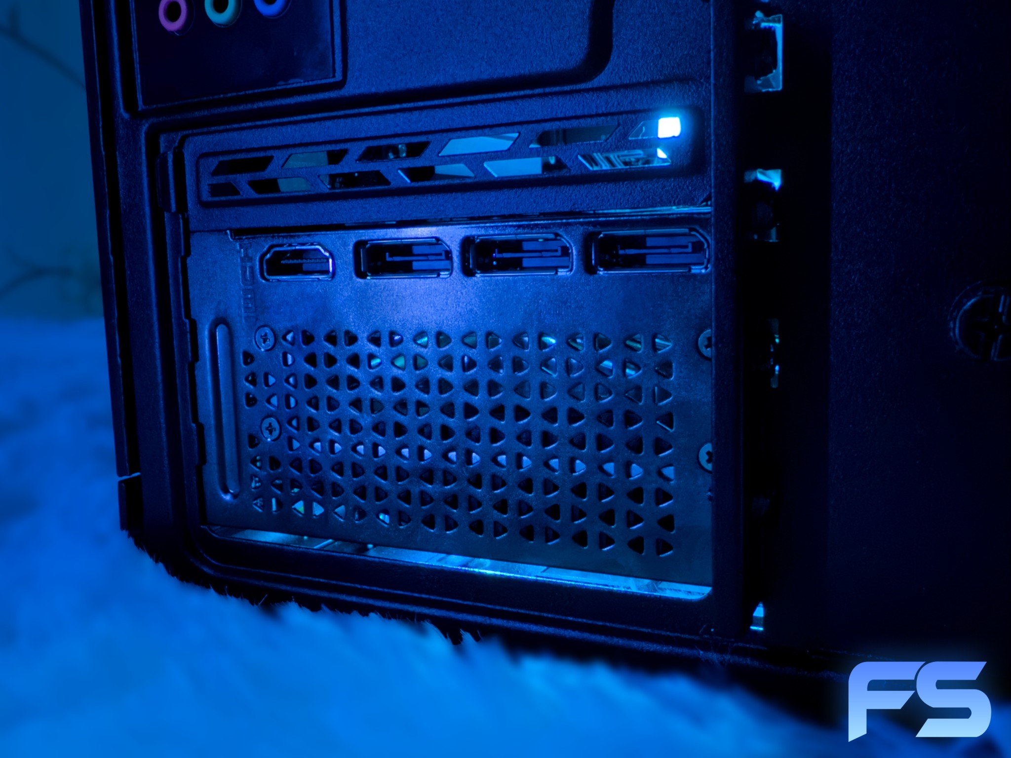 1440p Beast - The White Sentinel ❄️ | RTX 5080 OC | 7950X3D | 32GB DDR5 | 2TB NVME SSD | 850W Gold