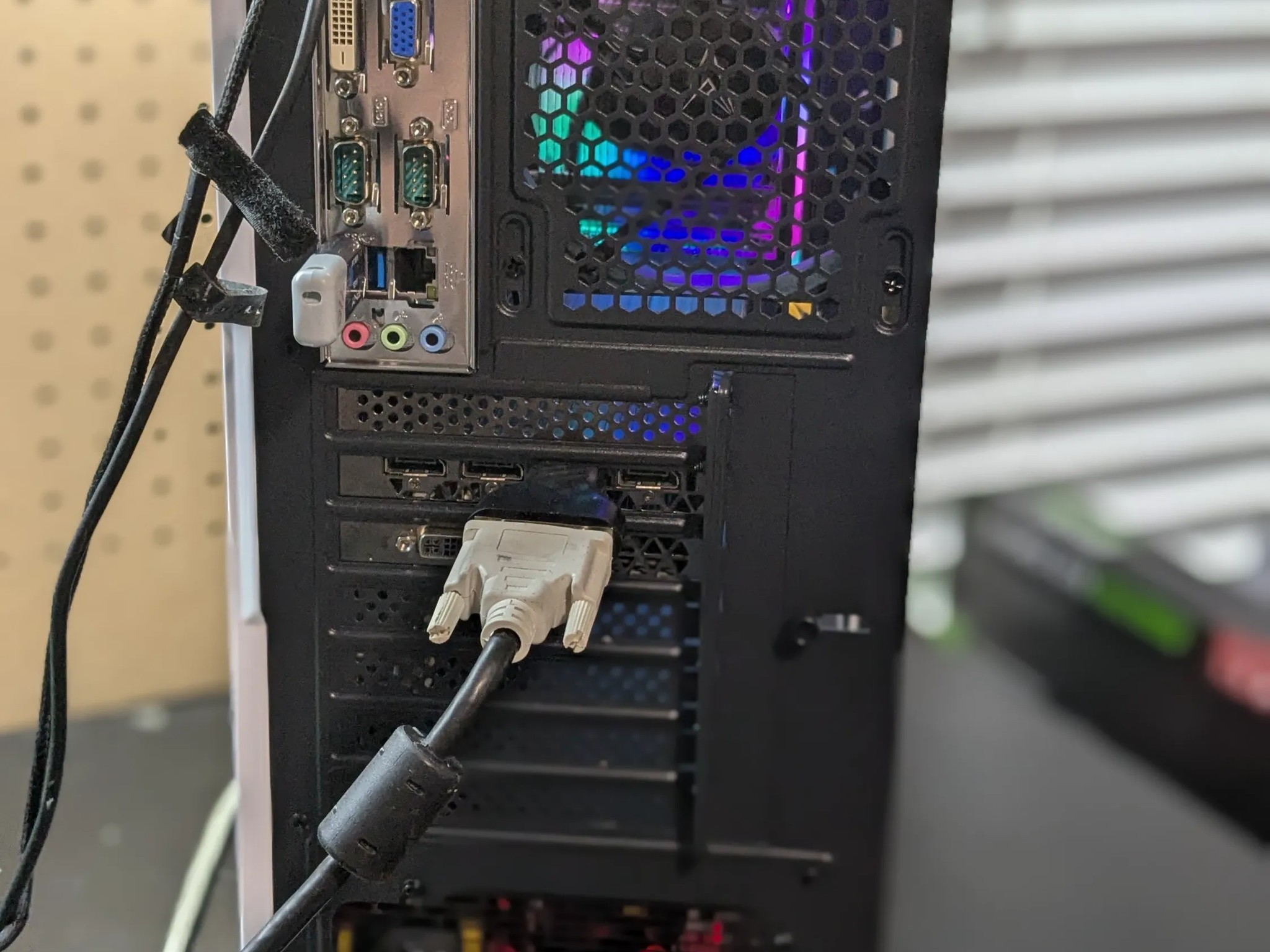 100 FPS Fortnite | 180 Day Warranty | Xeon (same as i7), 16GB RAM, 512GB SSD, GTX 980, Win10, WiFi