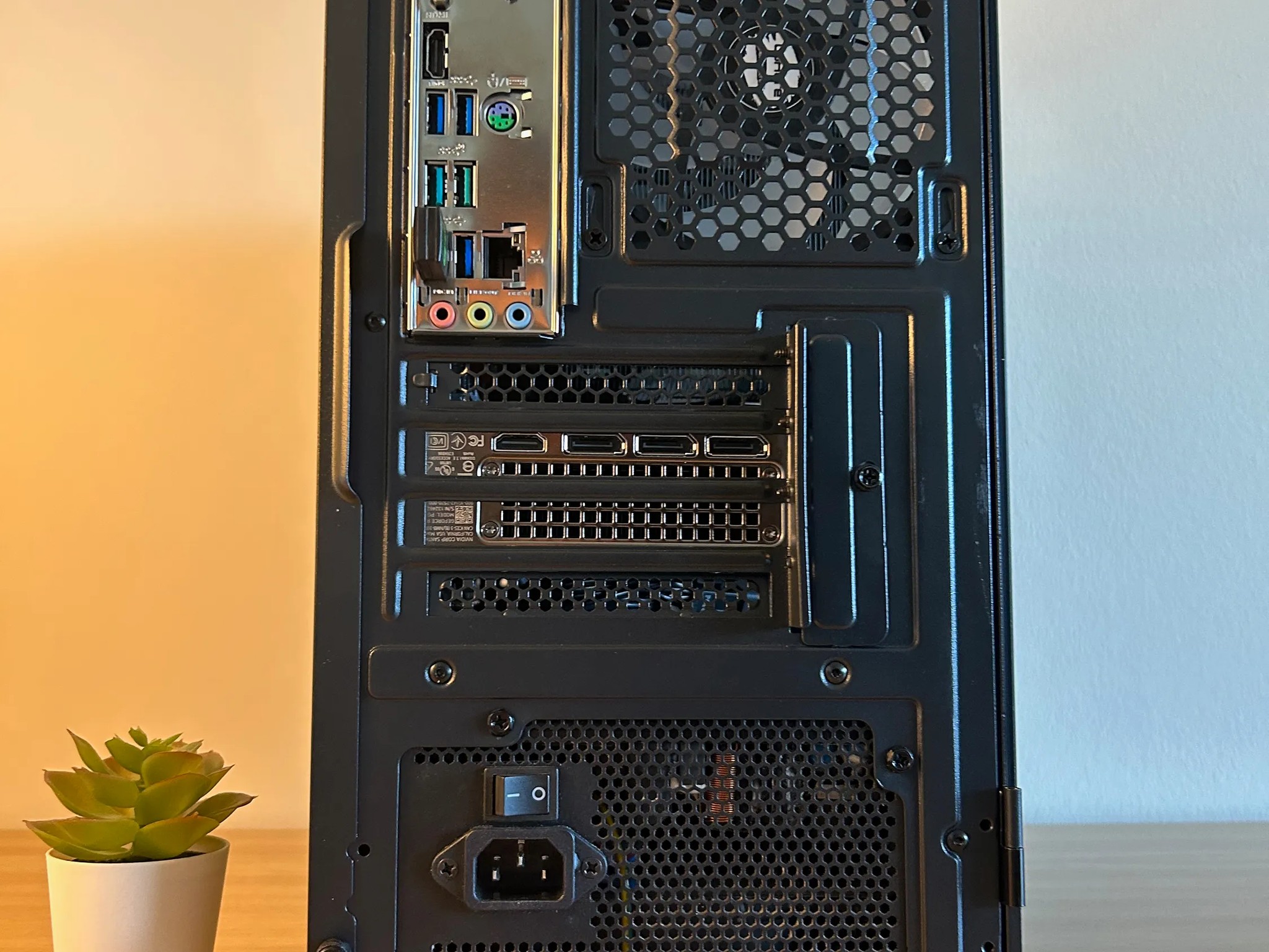 🎮 Titano | RTX 3060 Ti - Ryzen 5600 - 16GB RAM - 1TB NVMe SSD - Mini Tower Case - WiFi/Bluetooth