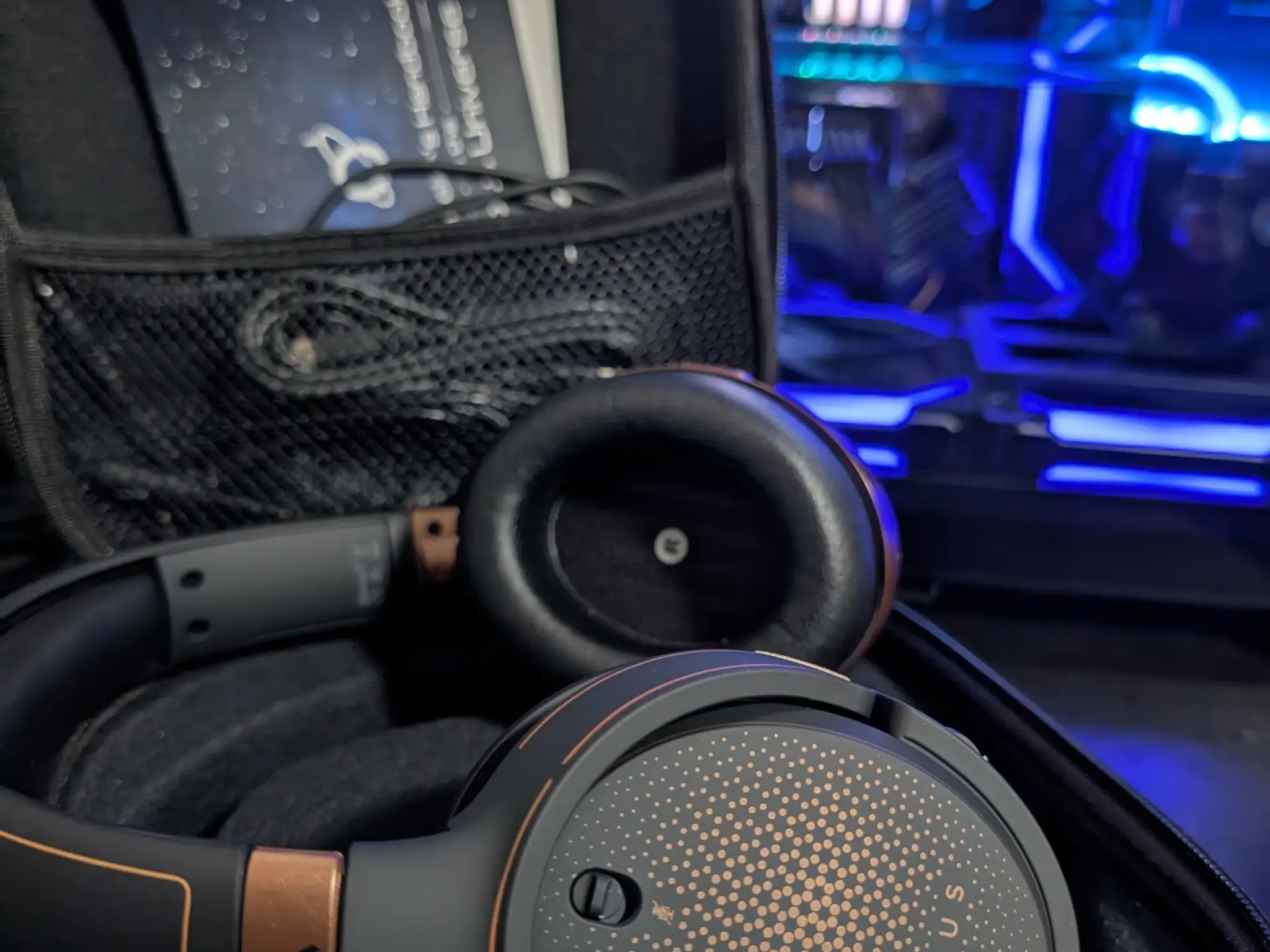 Audeze Mobius Wireless 3D Bluetooth Gaming Headphones - Black/Bronze