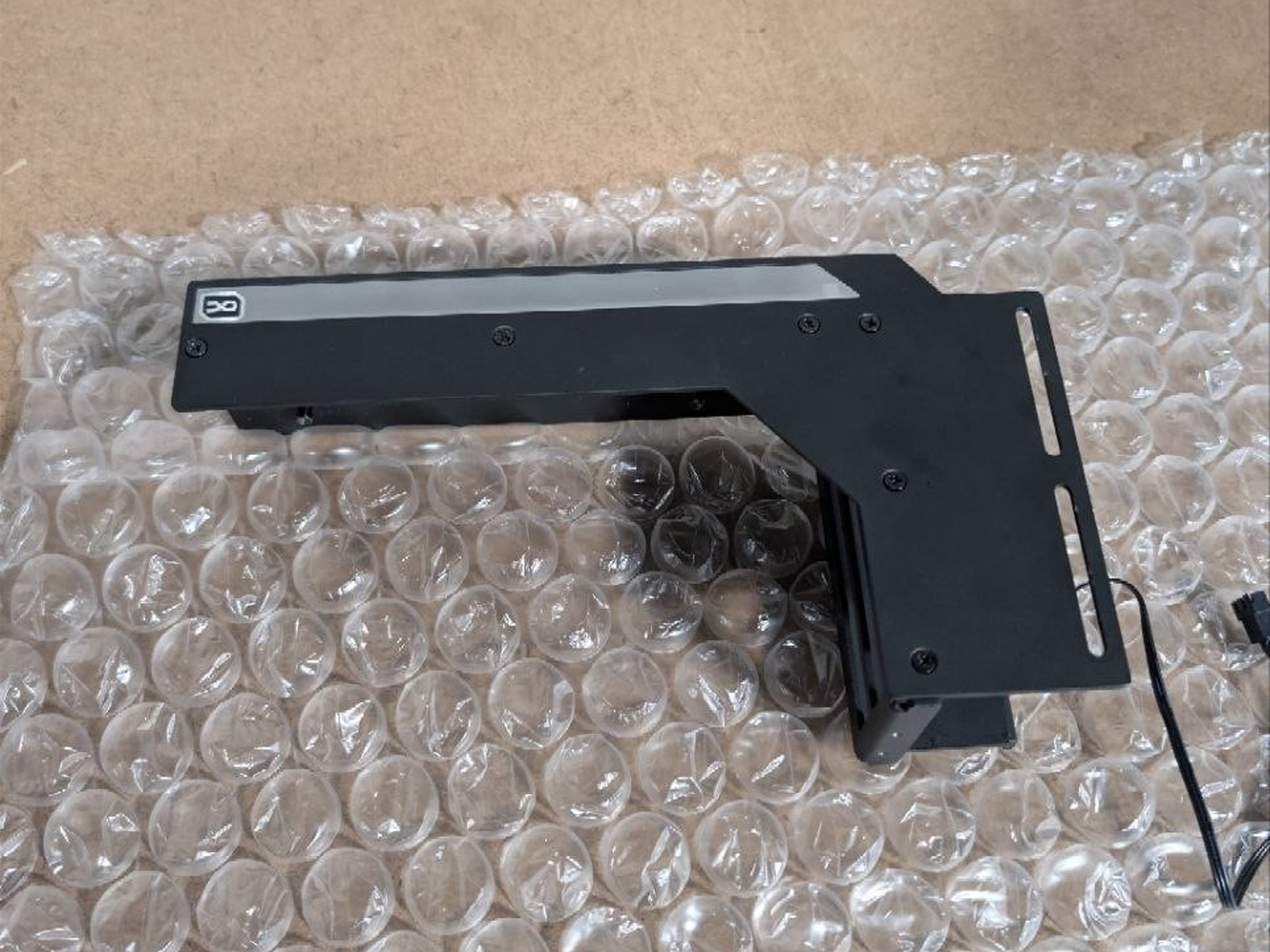 Alphacool Aurora Vertical GPU Mount with Riser Cable (11951)