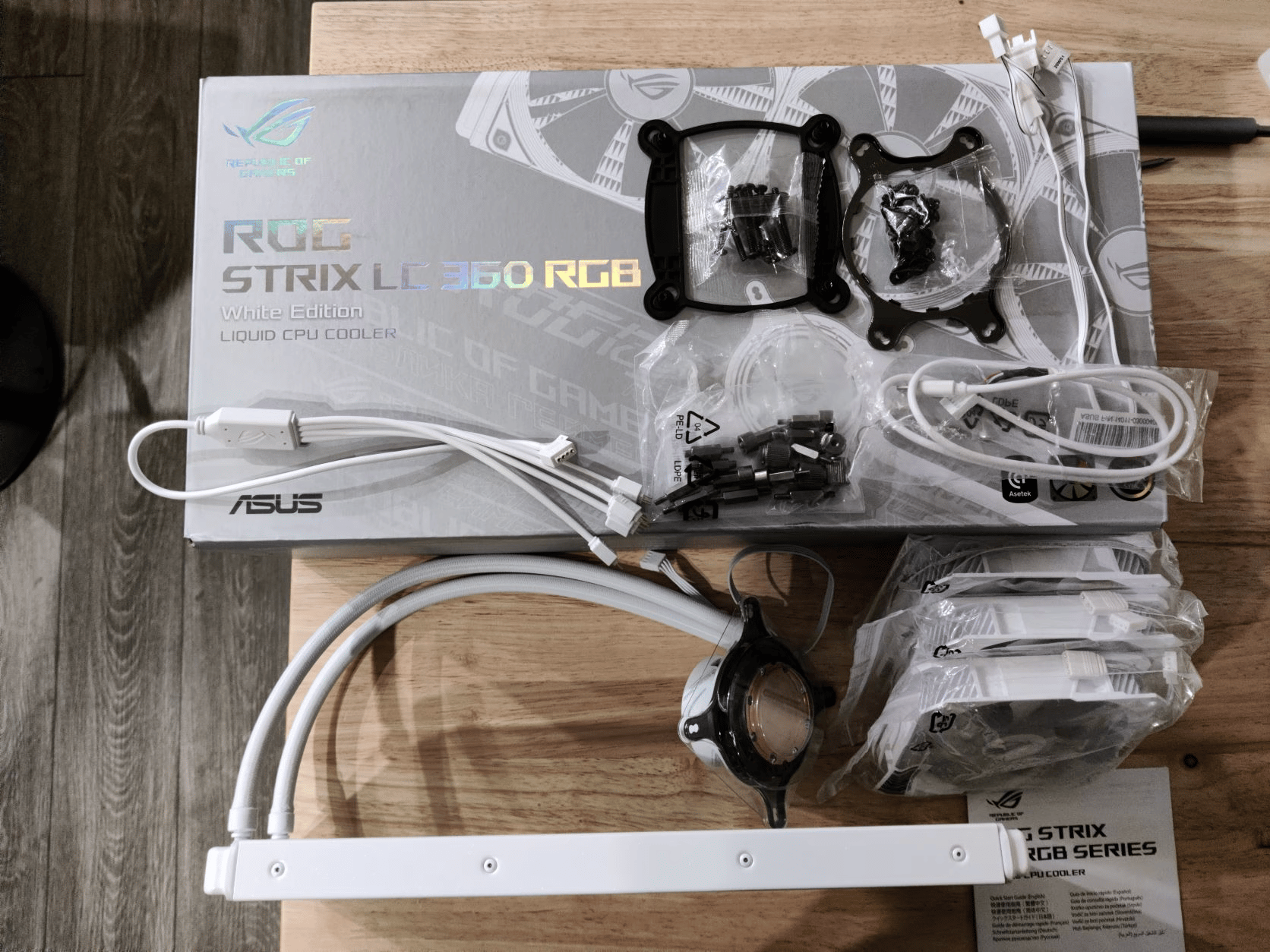 Asus ROG Strix LC 360 AIO Cooler, WHITE with RGB Fans