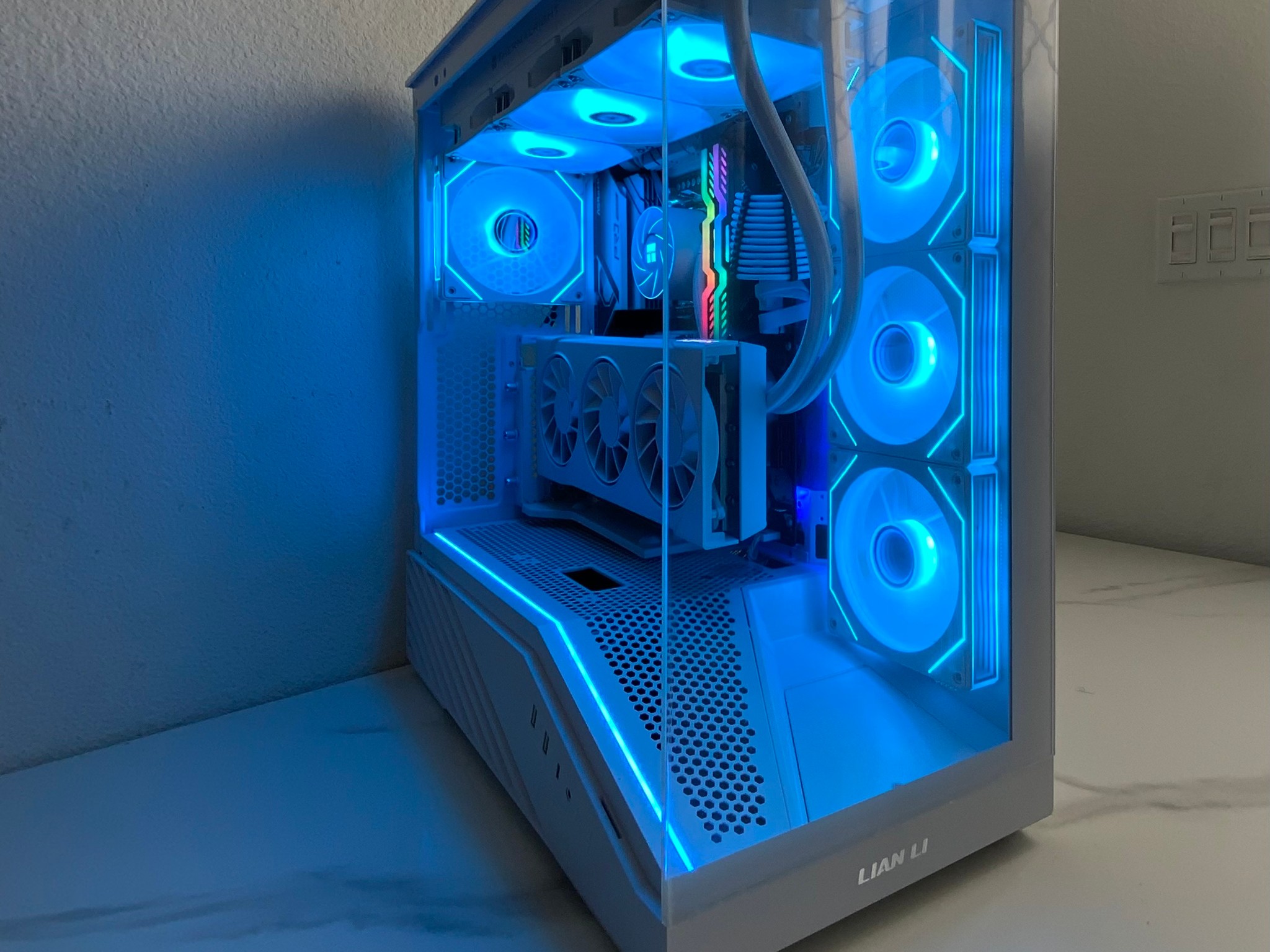 ❄️ ❄️ Gaming PC | Ryzen 7 7700X | RX 9060 XT | 32GB DDR5 | 1TB SSD | AM5 | White Snow Build ❄️ ❄️