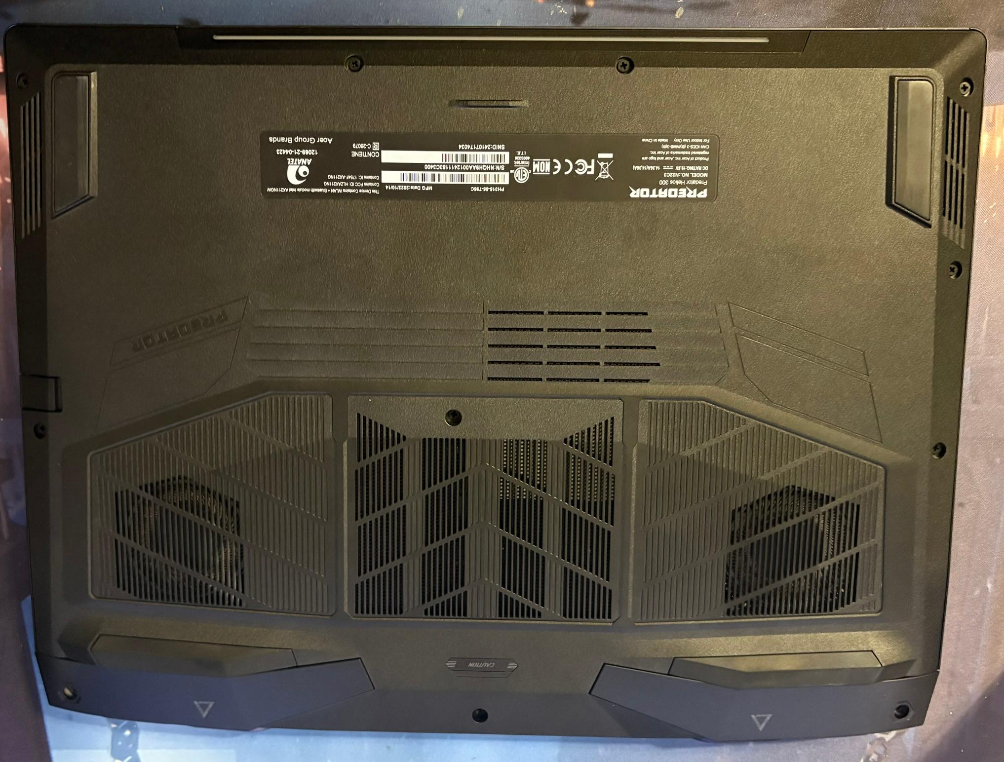 MINT Acer Predator Helios 300 - 150W RTX 3070 Ti | Core i7 12700H | 16GB DDR5 RAM | 1TB NVME SSD